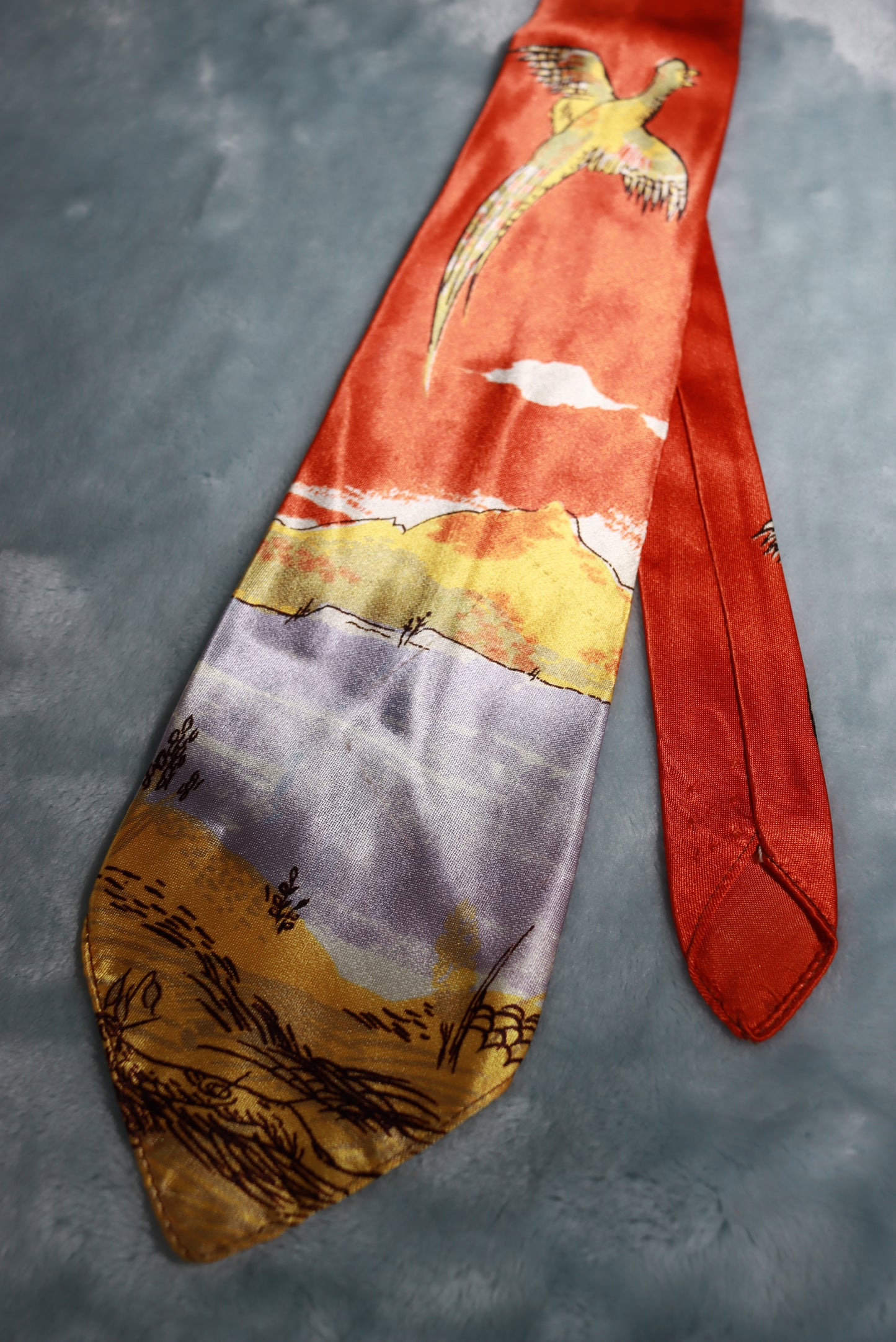 Vintage Satin Flying Pheasant Swing Tie 1940s/50s