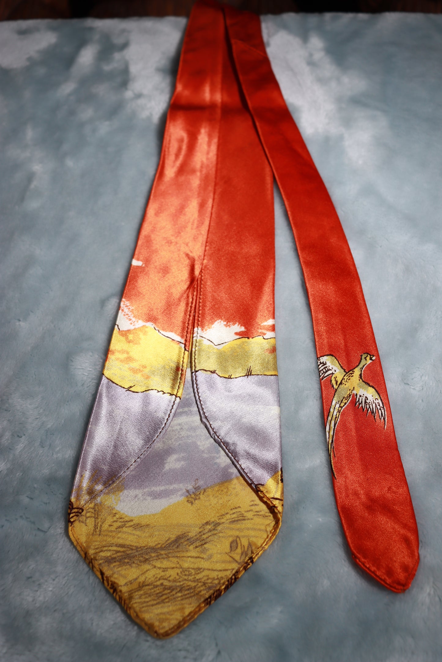 Vintage Satin Flying Pheasant Swing Tie 1940s/50s