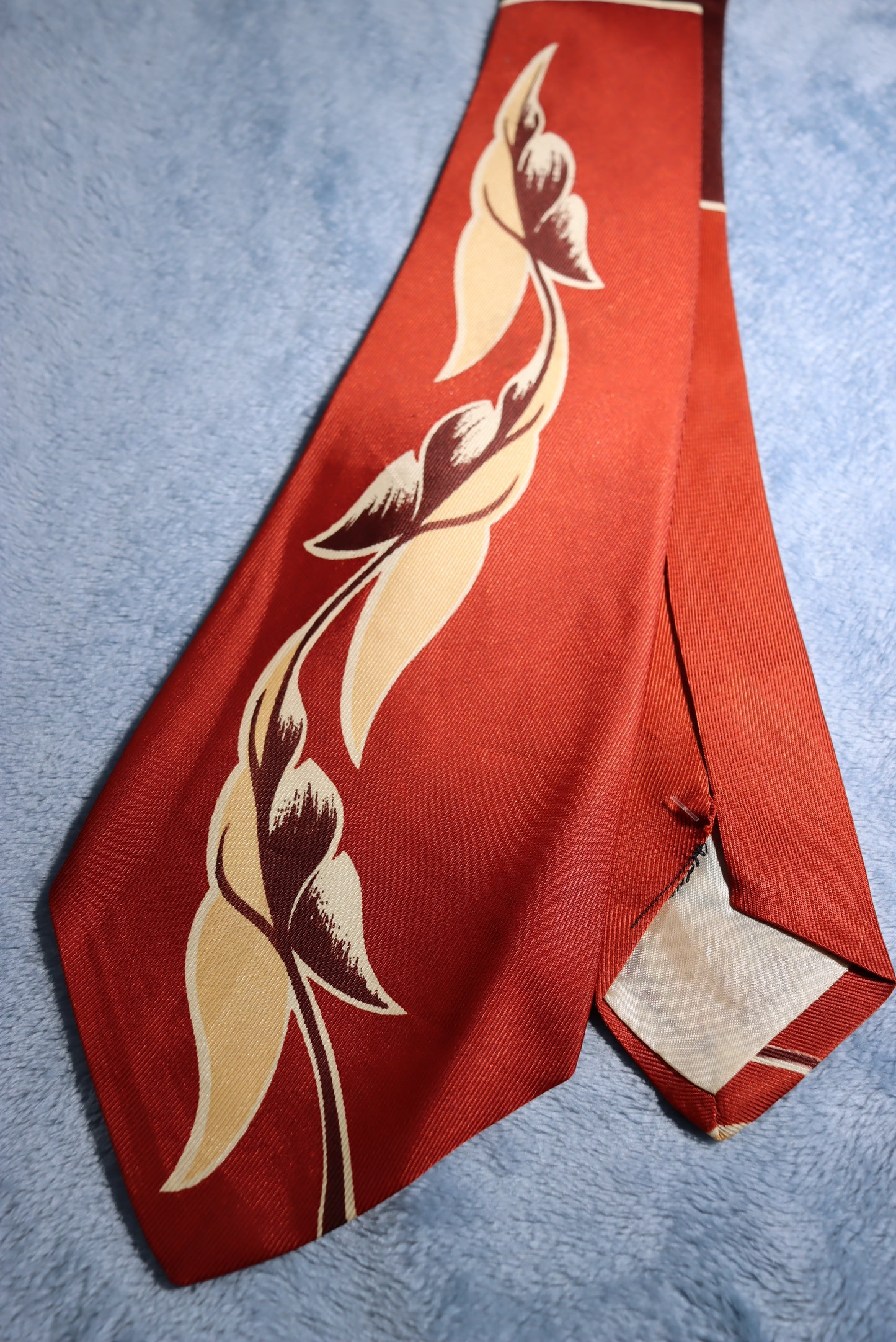 Brown Leaf Design Vintage Swing Tie 1940s/50s