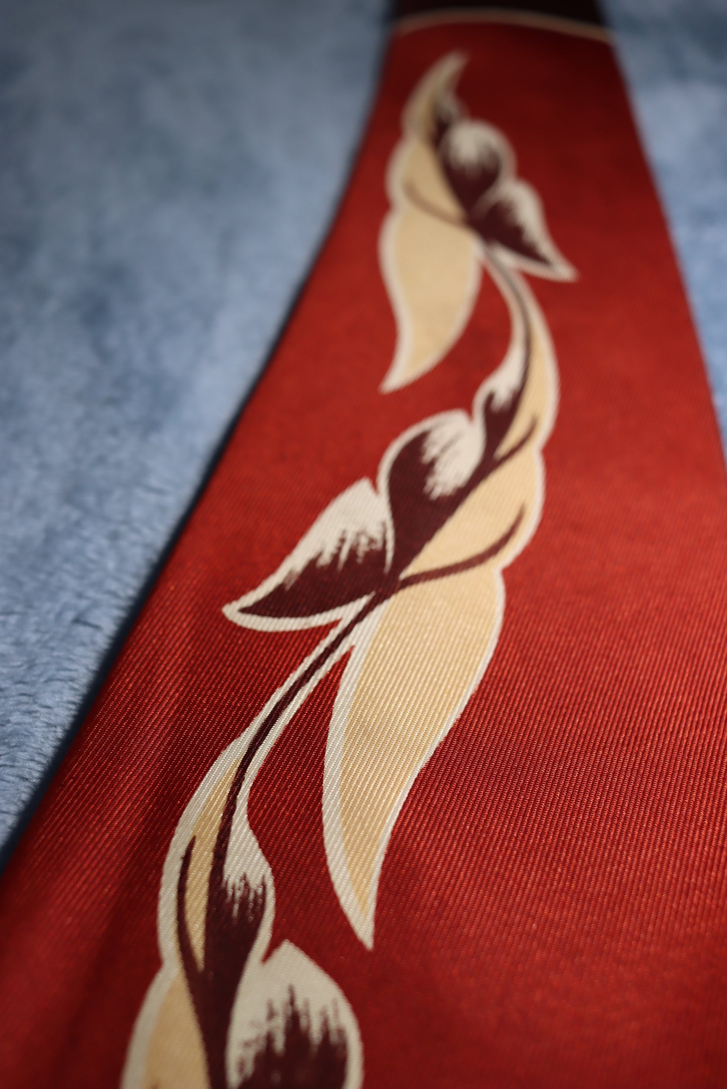 Brown Leaf Design Vintage Swing Tie 1940s/50s