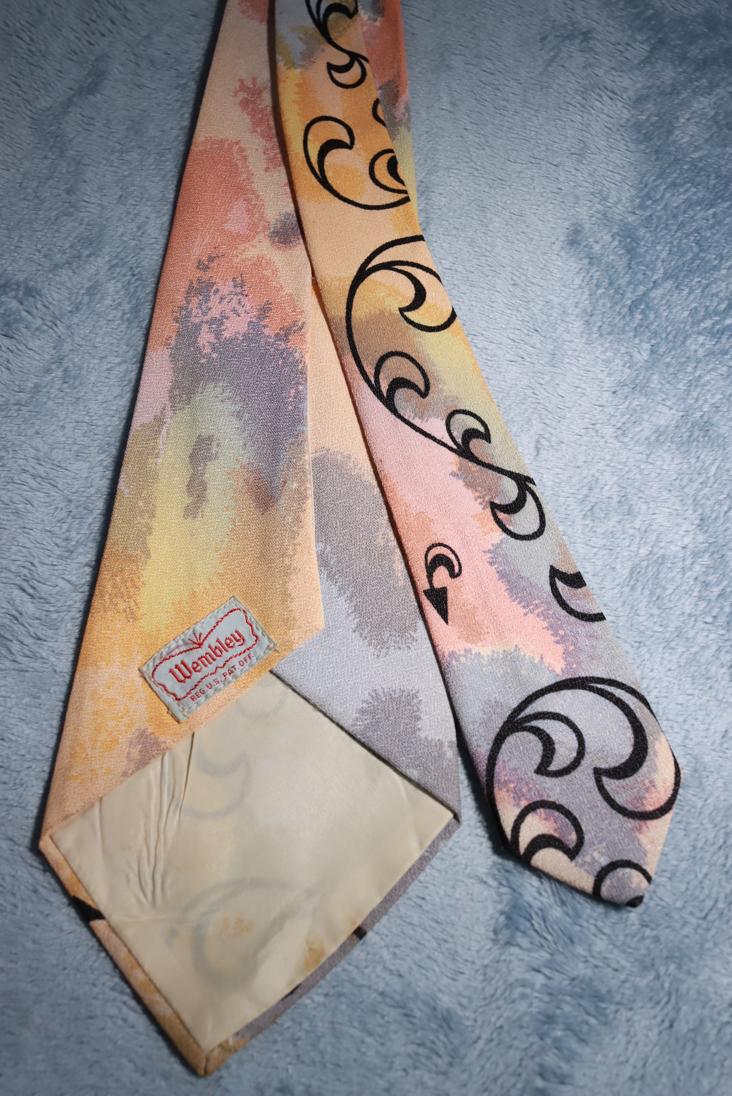 Wembley Pastels Scrolls and Arrows Vintage Swing Tie 1940s/50s