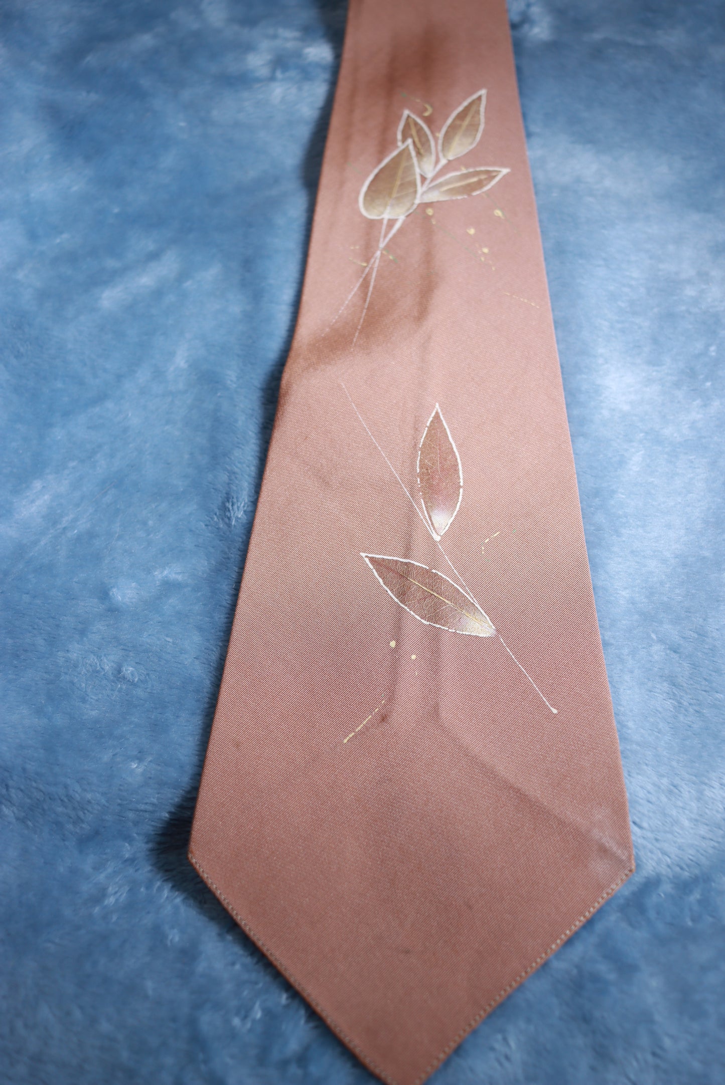 Vintage Taupe Hand Painted Leaf Swing Tie 1940s/50s
