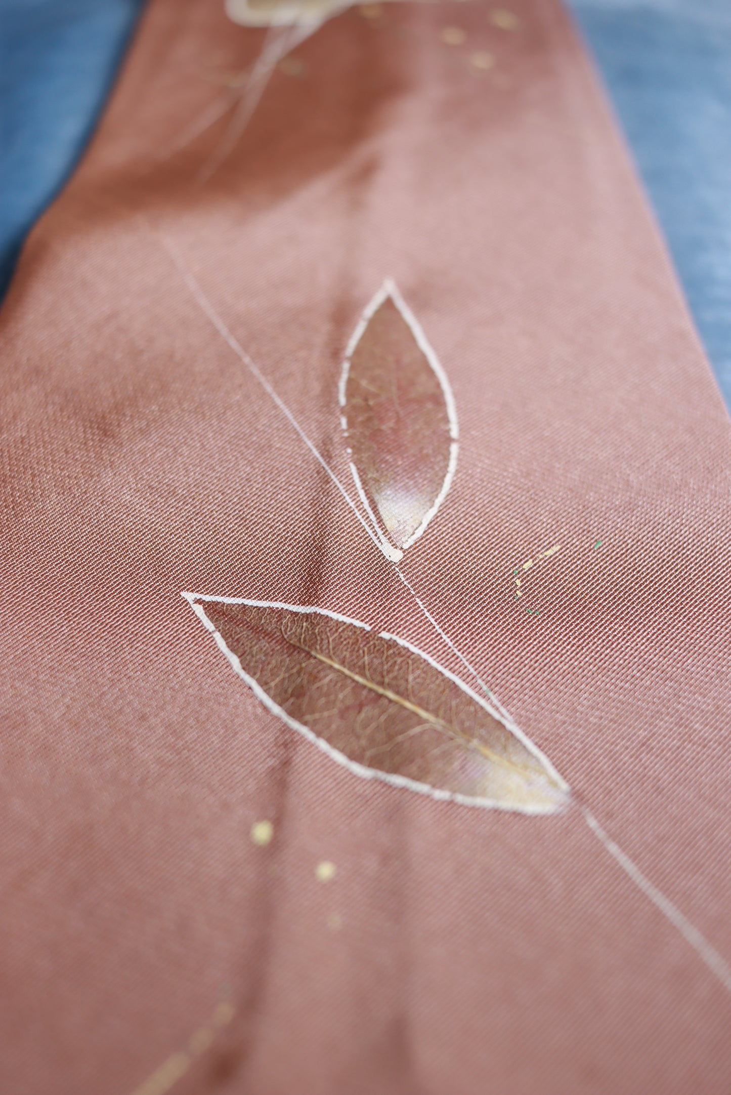 Vintage Taupe Hand Painted Leaf Swing Tie 1940s/50s