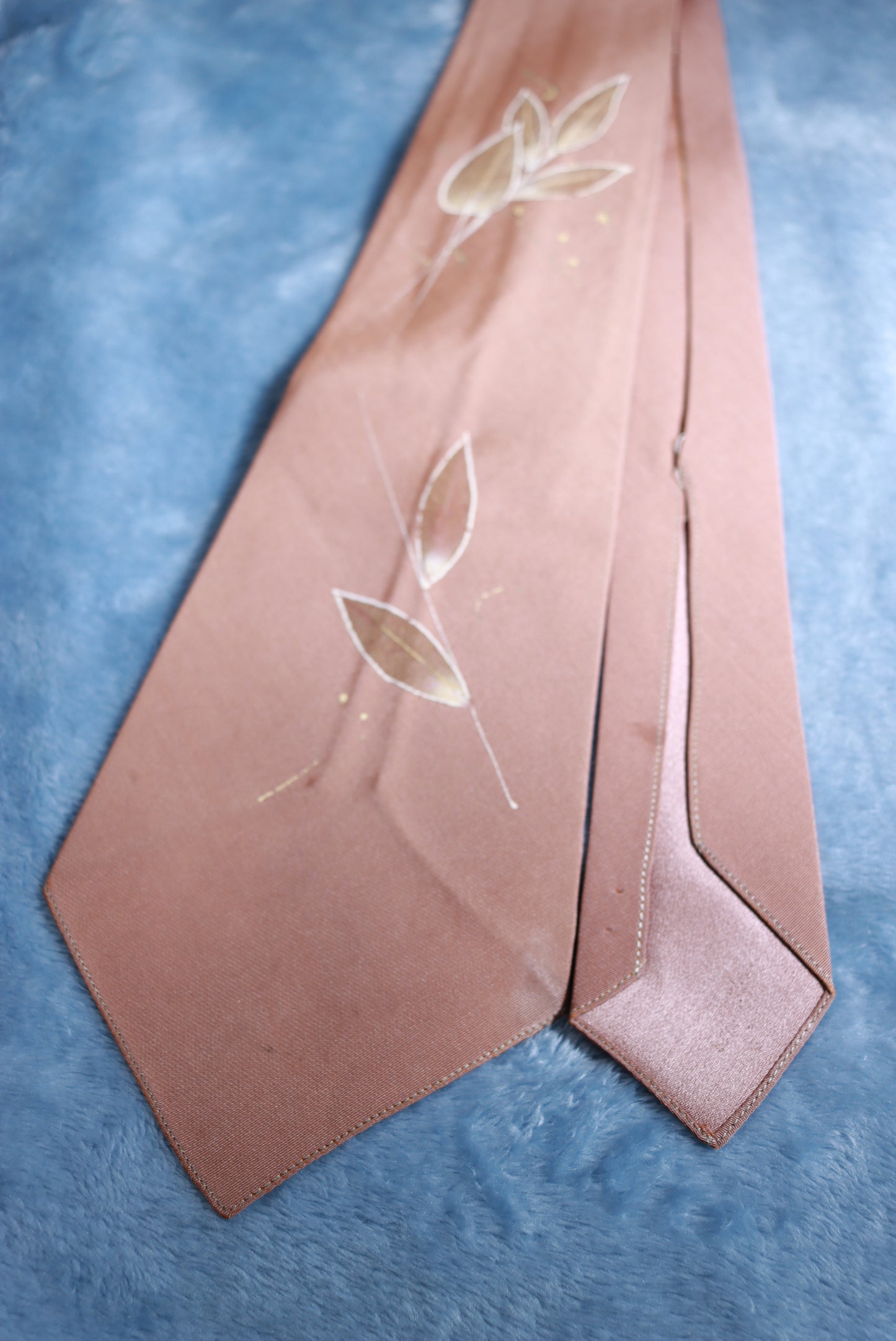 Vintage Taupe Hand Painted Leaf Swing Tie 1940s/50s