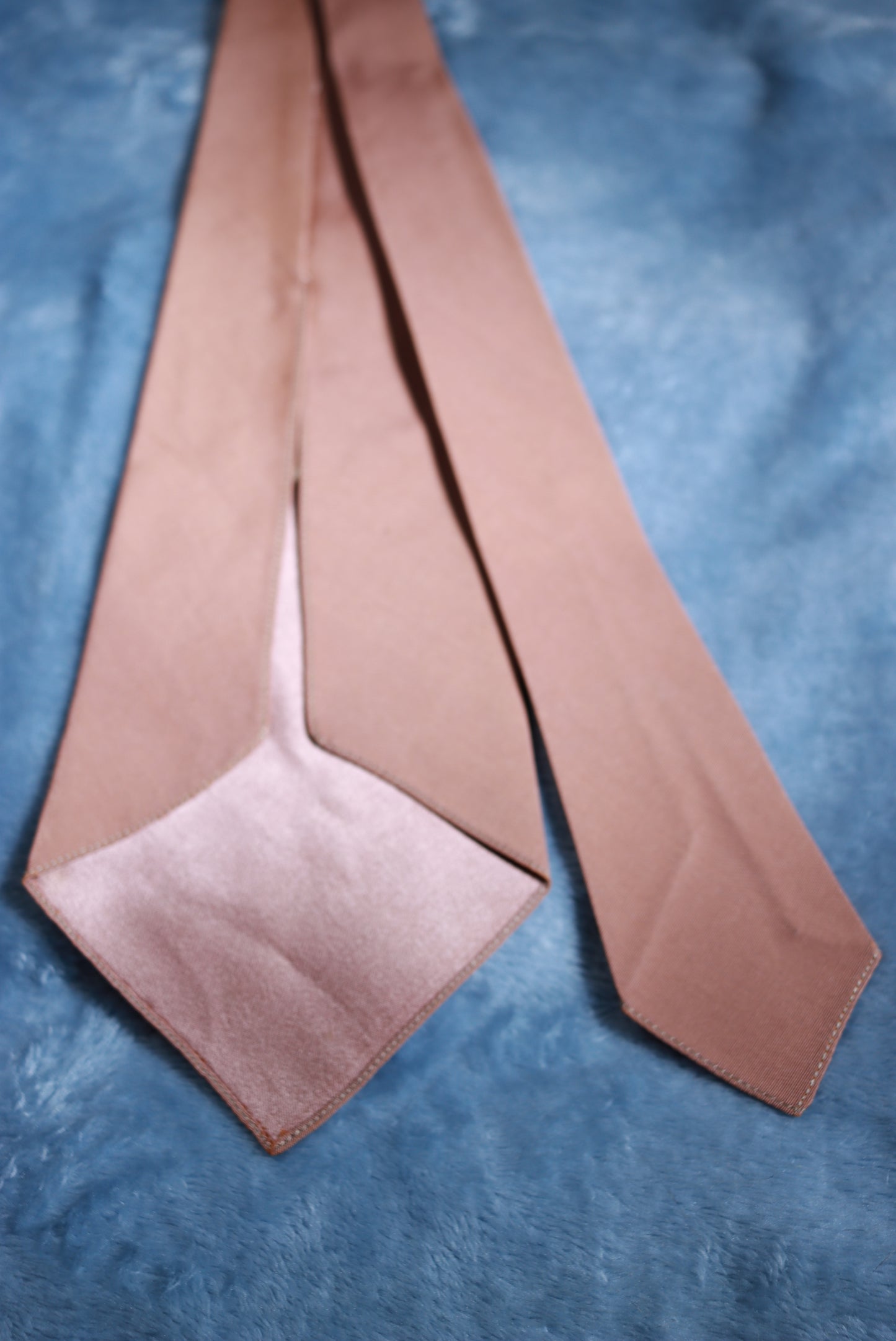 Vintage Taupe Hand Painted Leaf Swing Tie 1940s/50s