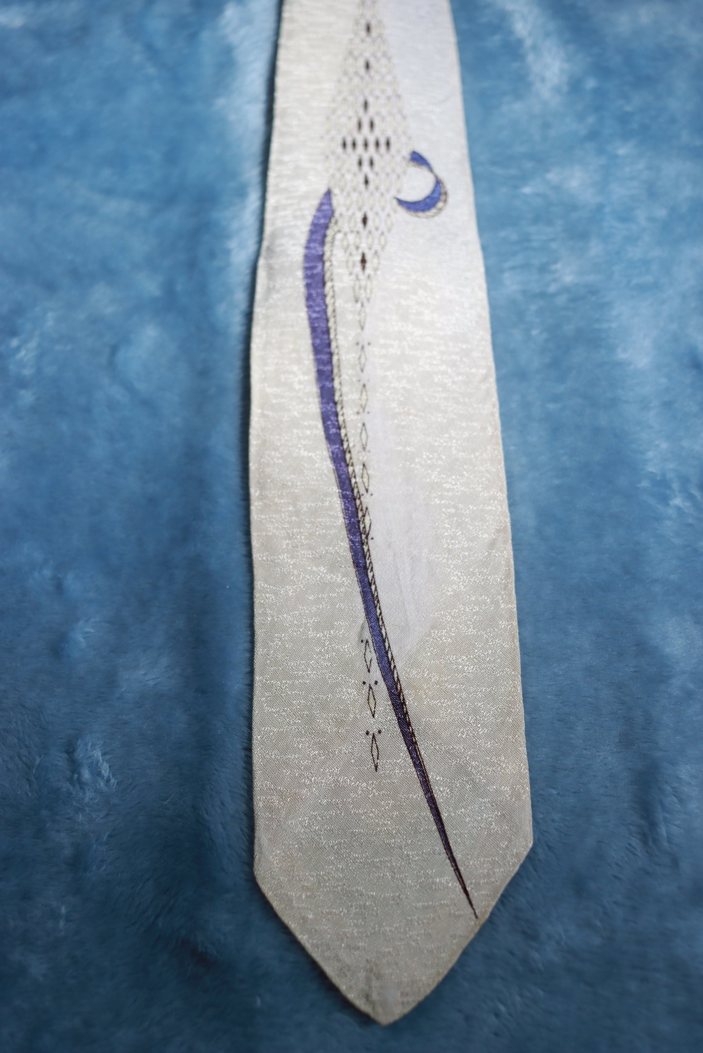 Ivory Art Deco Vintage Tie 1940s/50s