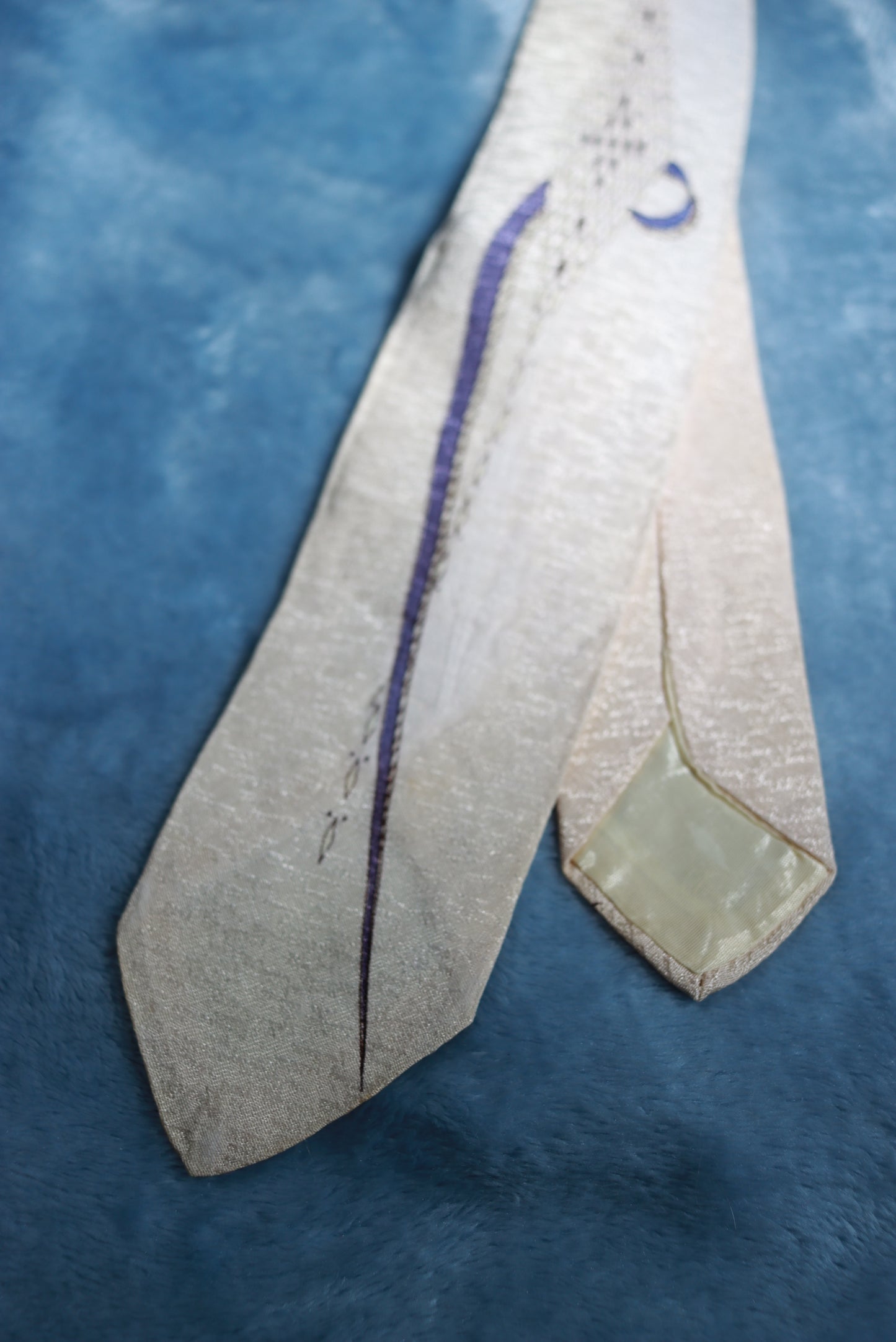 Ivory Art Deco Vintage Tie 1940s/50s