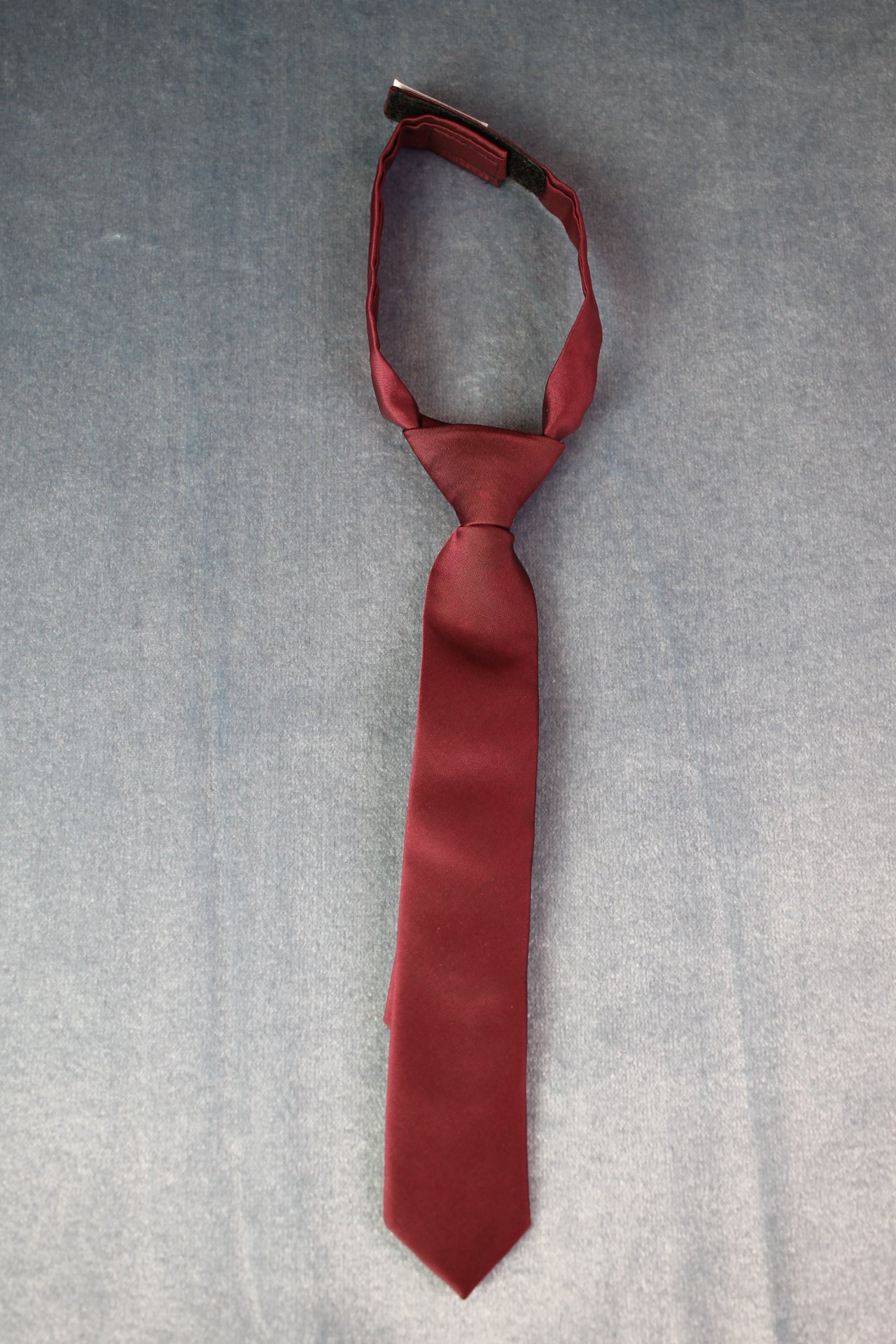 Vintage M&S childs pre-tied deep red tie 1 1/2- 2YR