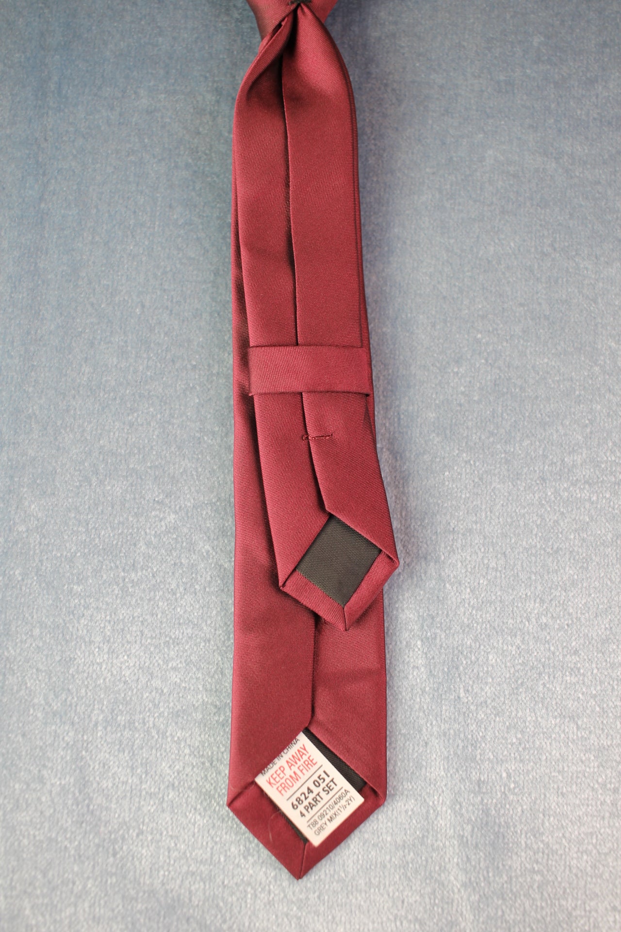 Vintage M&S childs pre-tied deep red tie 1 1/2- 2YR