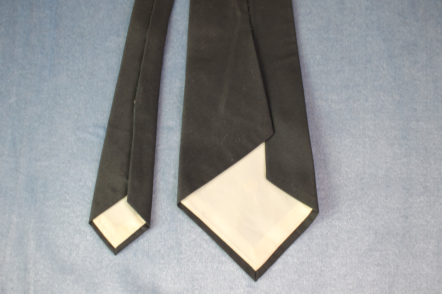 Vintage 1950s/60s black embroidered crown tie