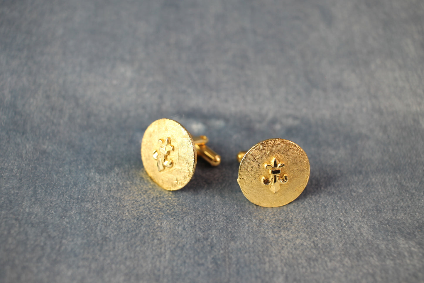 Vintage Fleur de Lys gold metal cufflinks