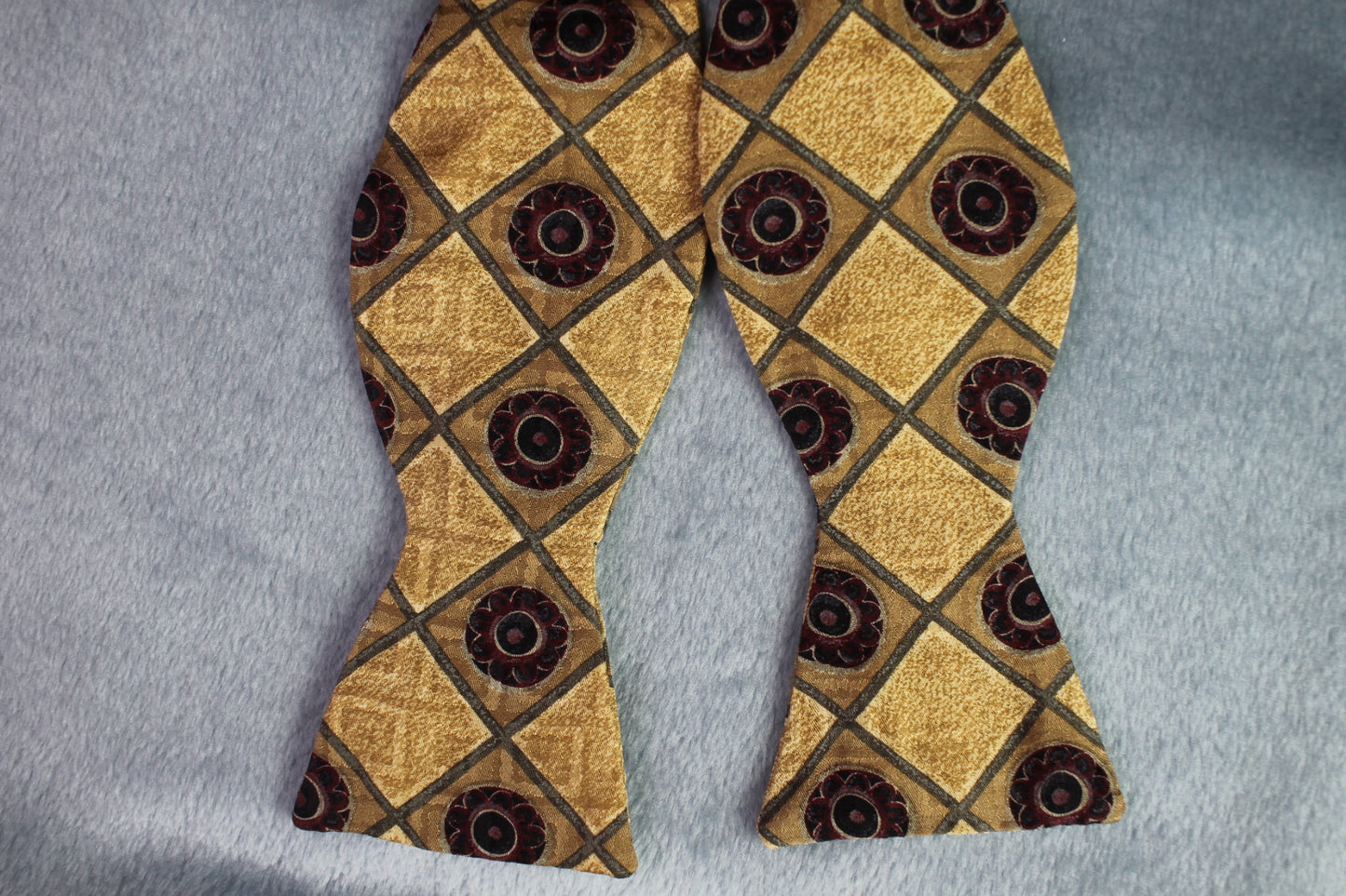 Vintage Talbott Studio pure silk self tie thistle end gold red green pattern bow tie adjustable