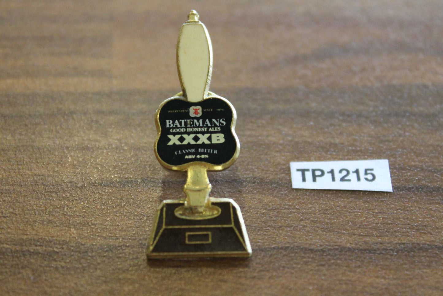 Vintage Batemans Treble XXXB beer enamel & metal tie pin