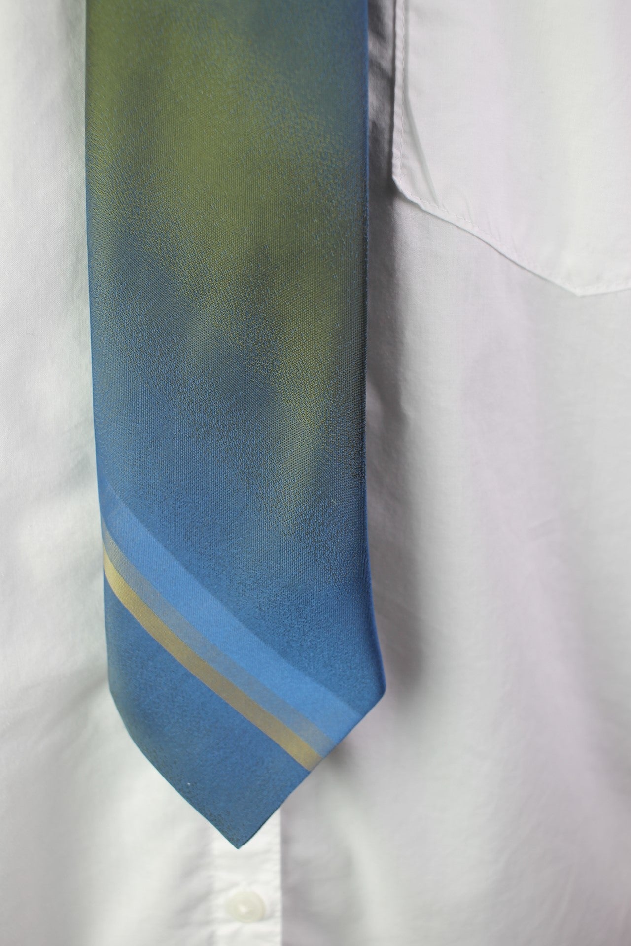 Vintage Wembley blue gold metallic look skinny tie