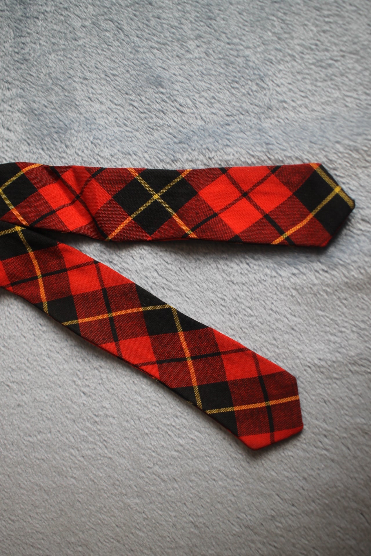 Vintage self tie arrow end red black tartan pattern bow tie adjustable