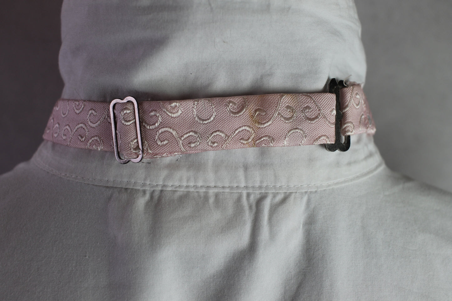 Vintage pre-tied baby pink silver pattern wedding cravat adjustable