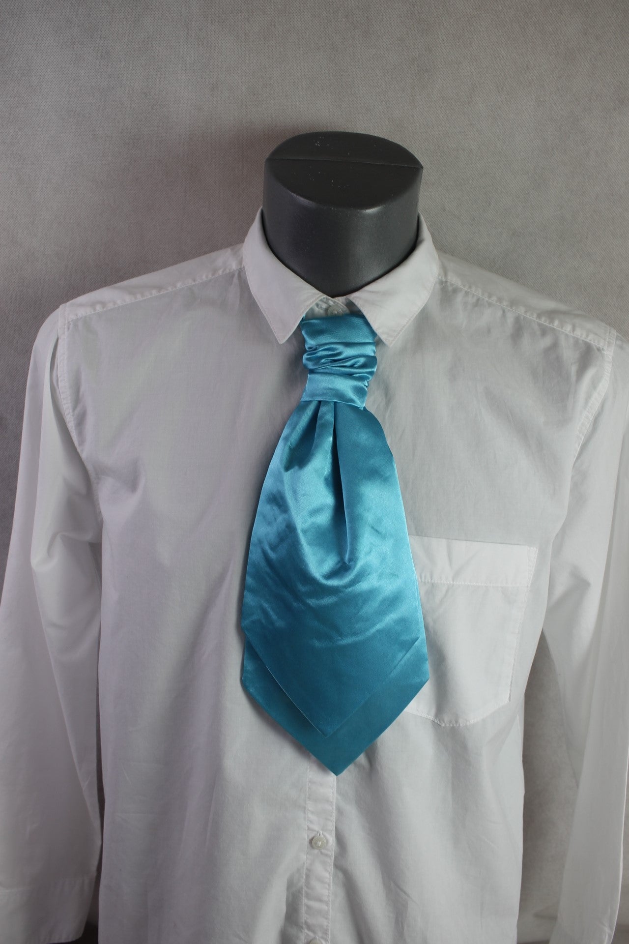Vintage pre-tied turquoise blue wedding cravat adjustable