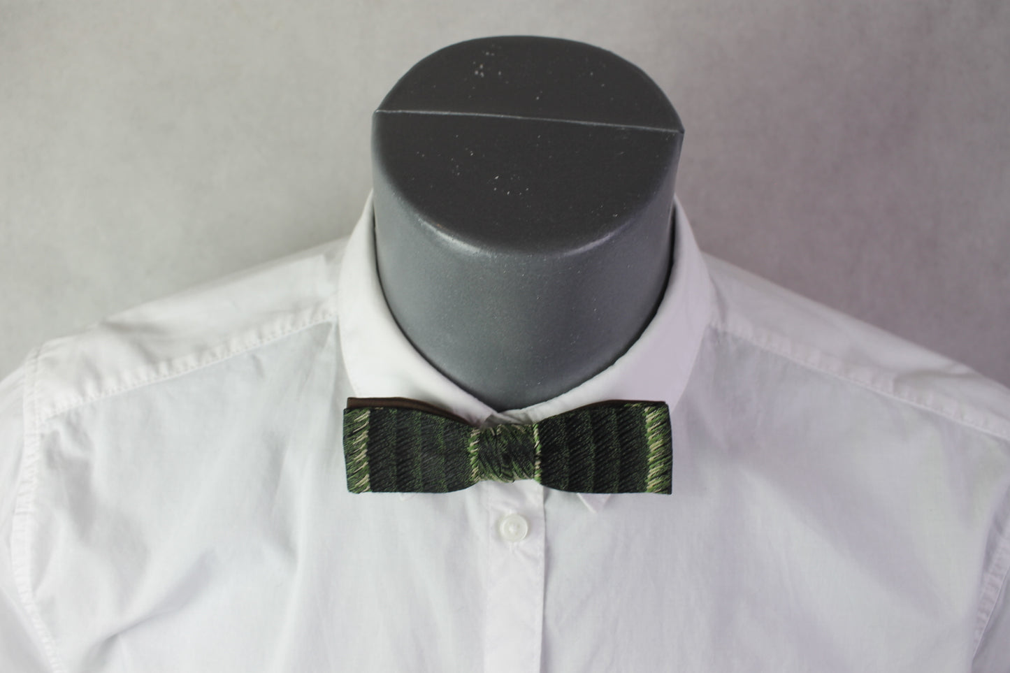 Vintage pre-tied clip on 2 tone green black pattern bow tie