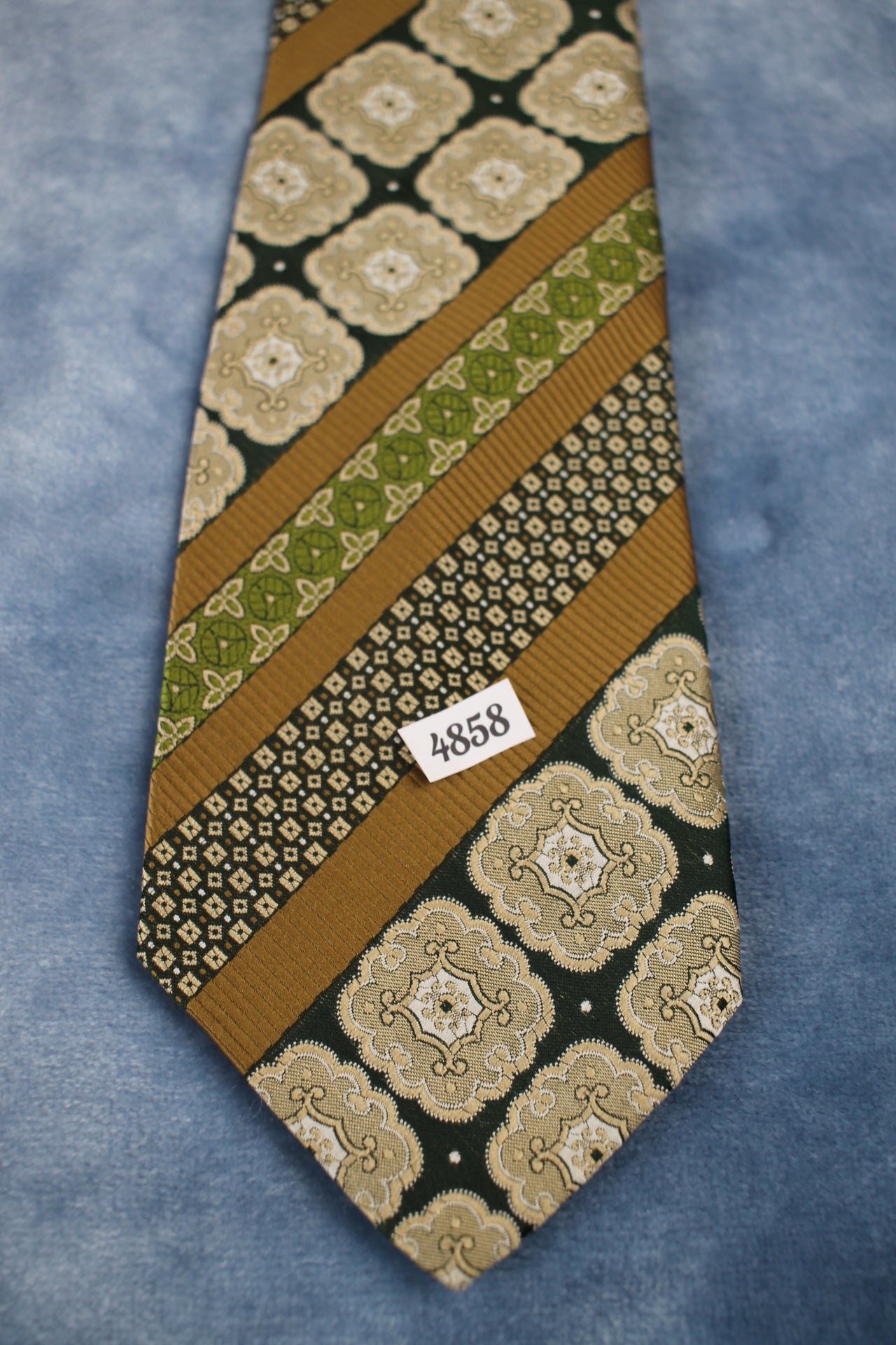 Vintage Tootal 1960s green pattern kipper tie