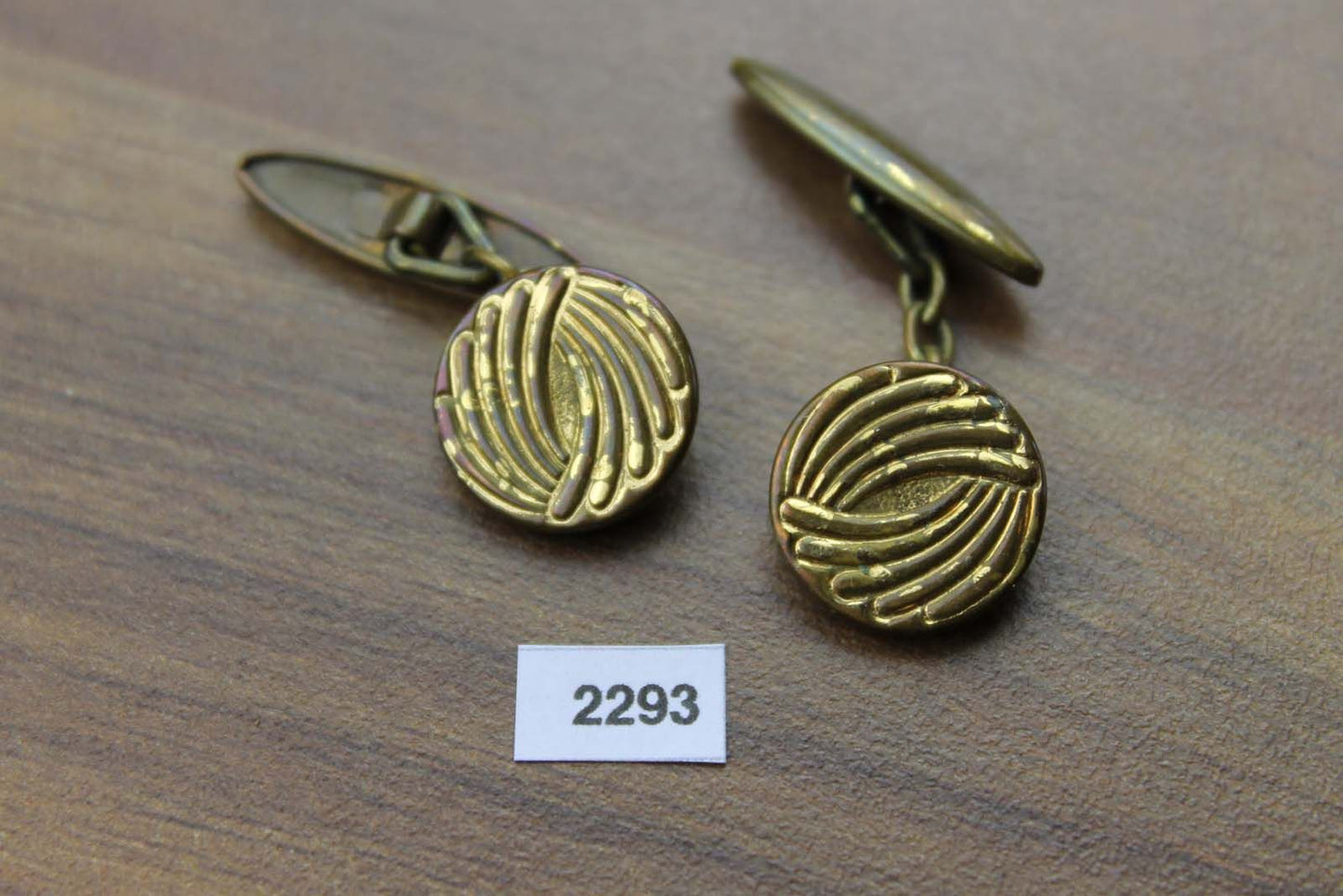 Vintage Ribbed Gold Metal Round Chain Connect Cuff Links 1950s