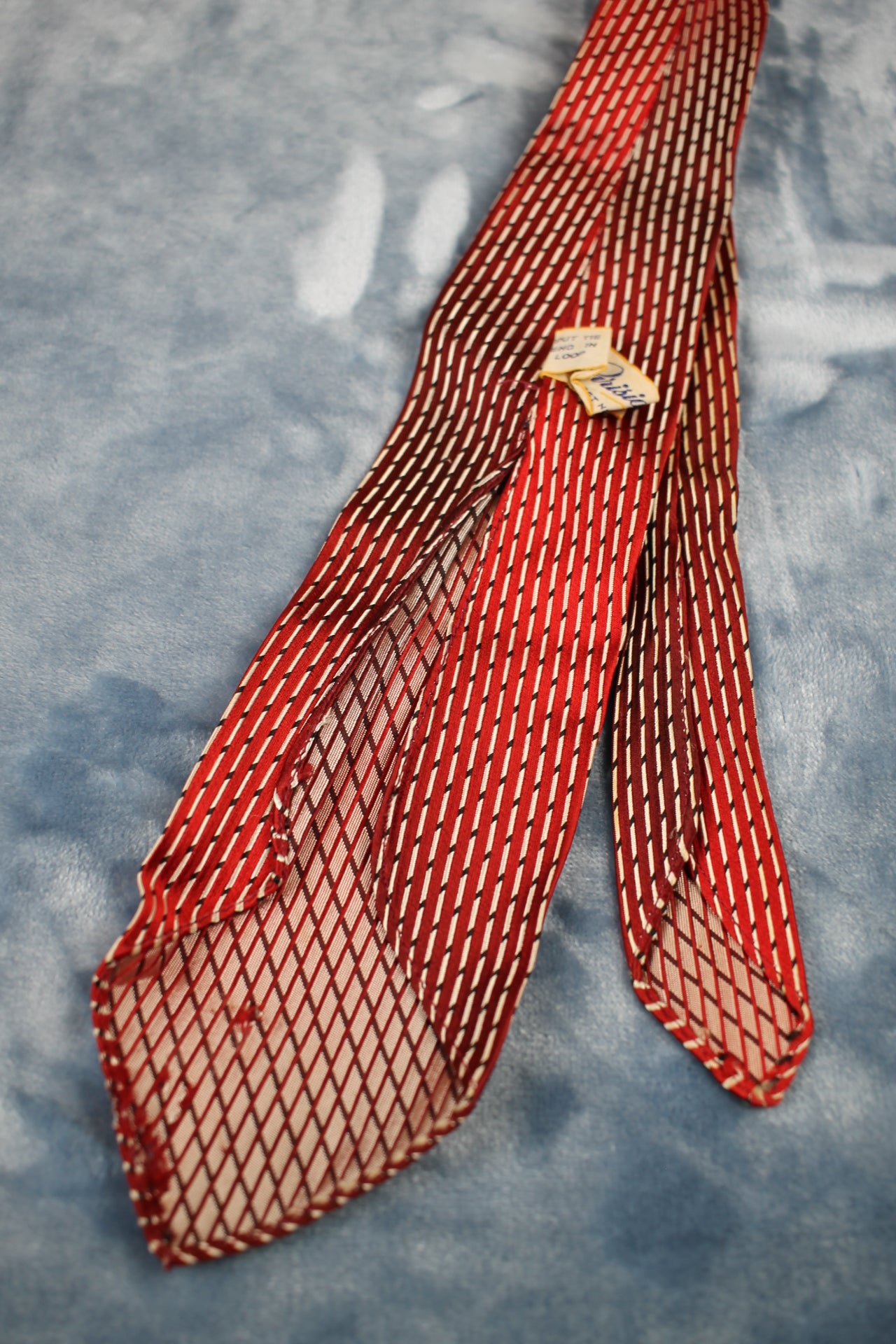 Vintage Parisian NZ 1940s/50s red white black lines pattern swing tie