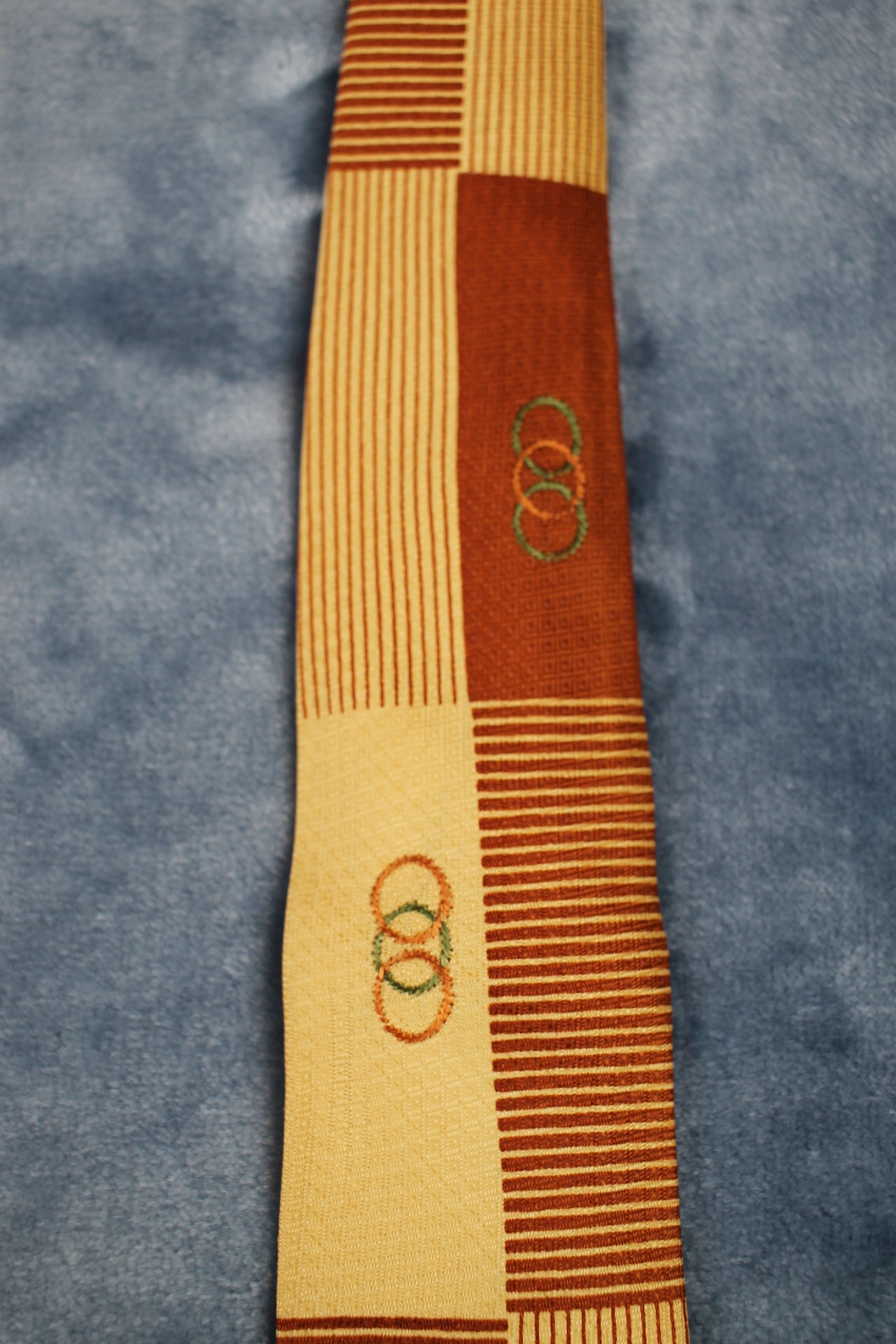 Vintage Bronze Gold Striped Blocks Circle Motifs Square End Skinny Tie 1940s/50s