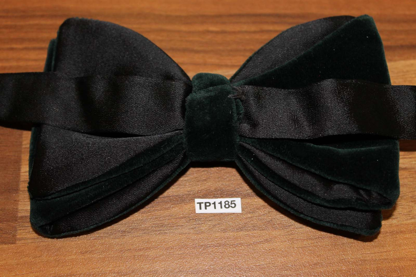 Vintage 1970s Pre Tied Bow Tie Green Velvet One Size Fits all