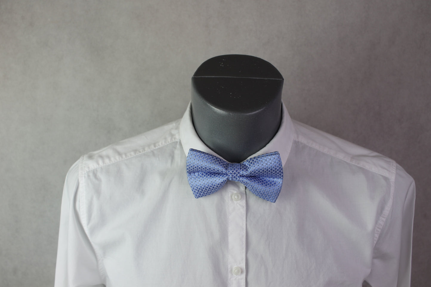 Vintage pre-tied light blue diamond pattern bow tie adjustable