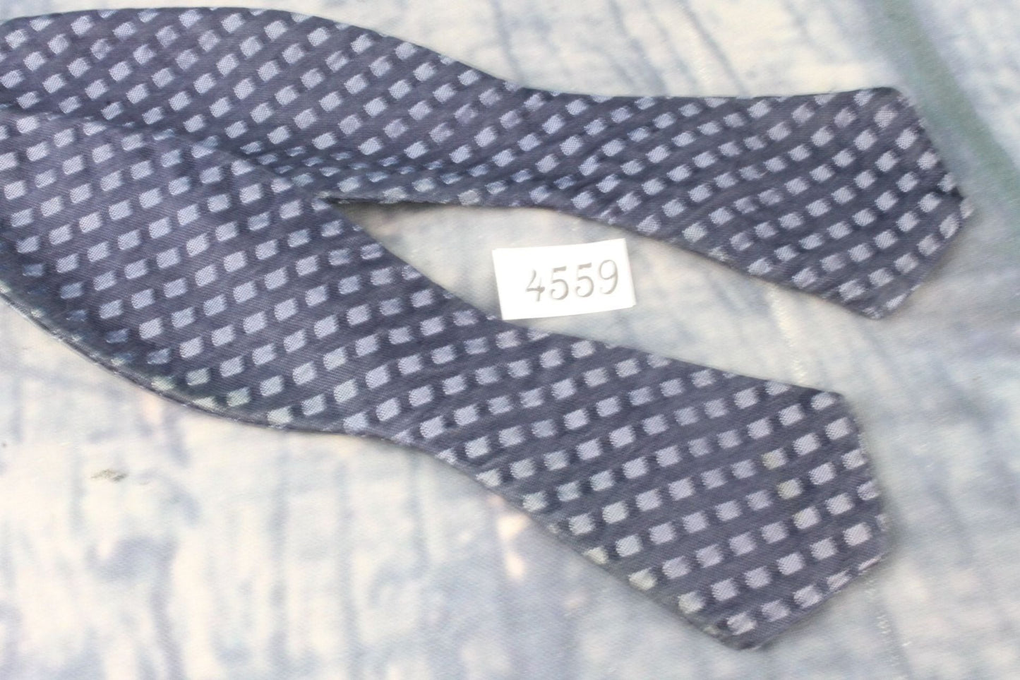 Superb Vintage All Silk Navy Grey Self Tie Arrow End Thistle Bow Tie