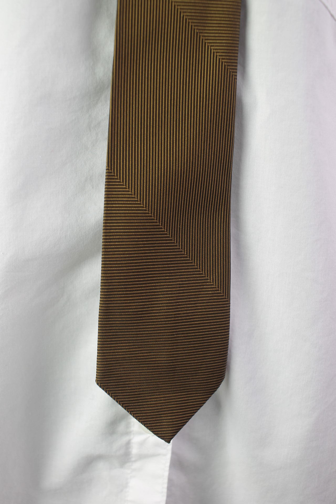 Vintage Vandervoorts brown gold striped motifs pattern skinny tie