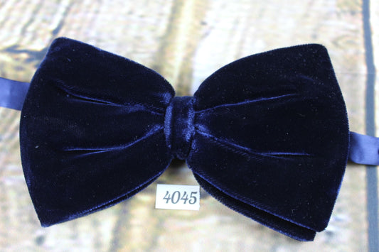 Vintage 1970s Navy Blue Velvet Pre Tied Bow Tie Adjustable