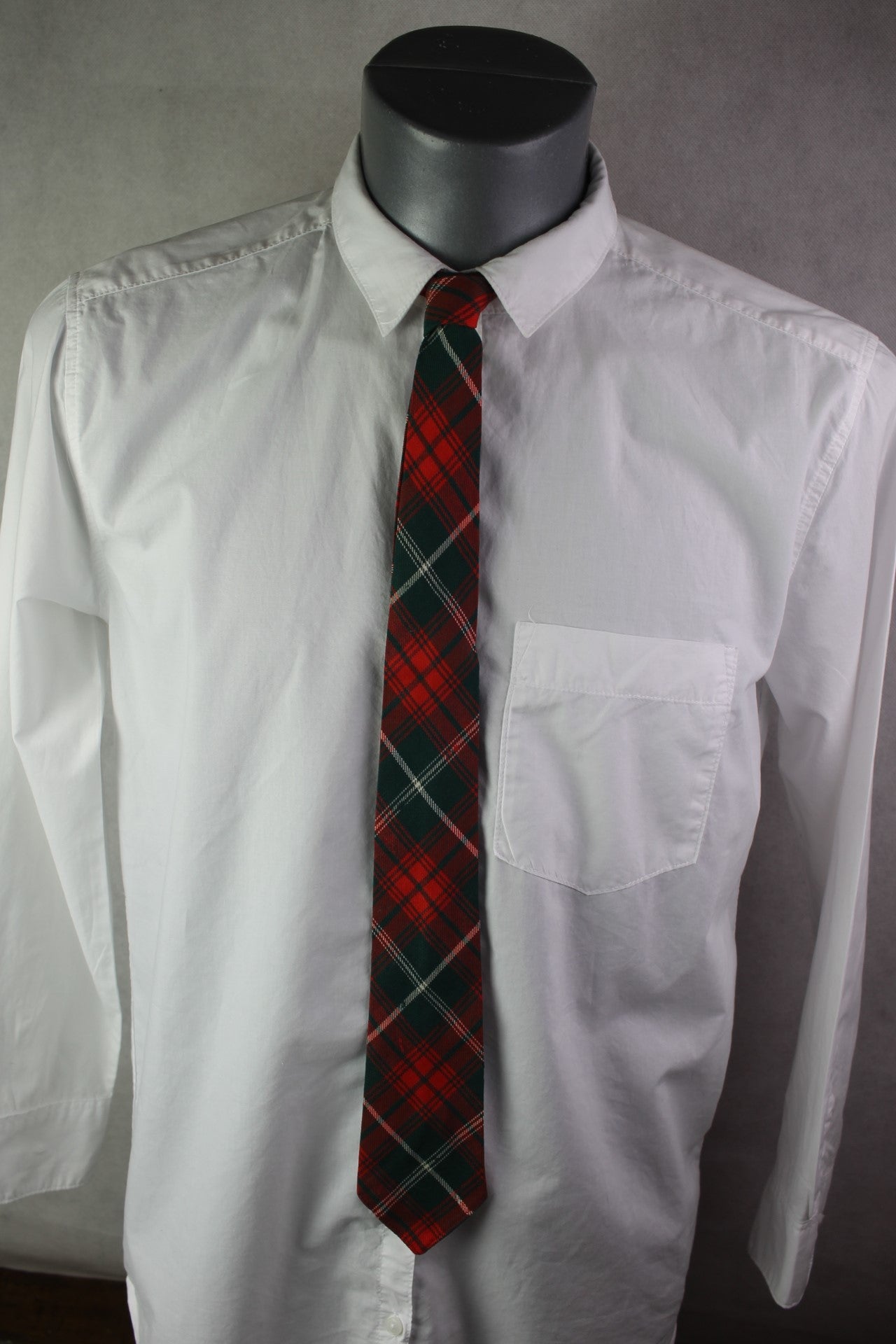 Vintage Rothesay red green tartan skinny tie