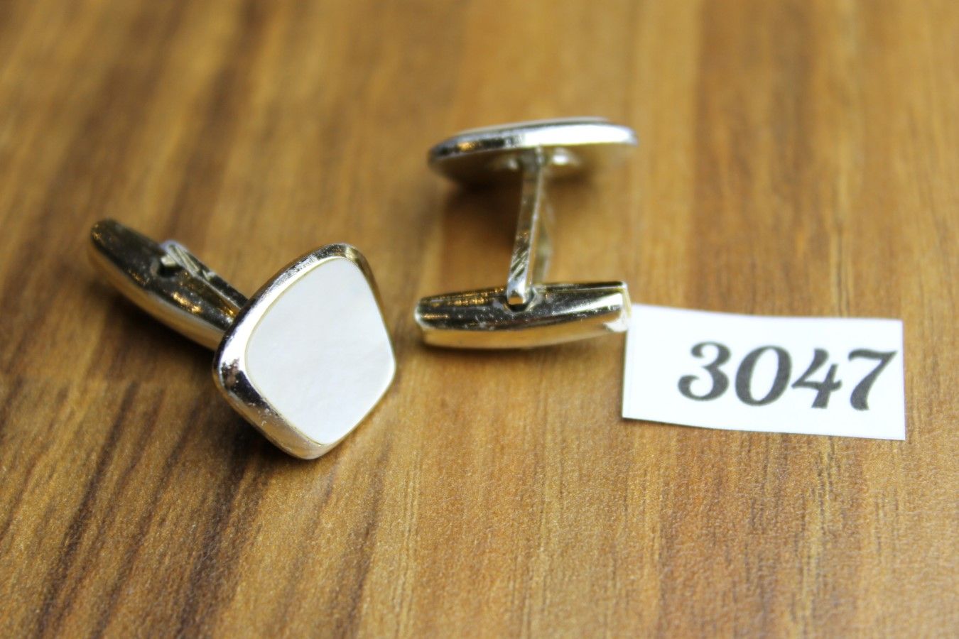 Vintage Mother Of Pearl & Gold Tone Metal Cuff Links