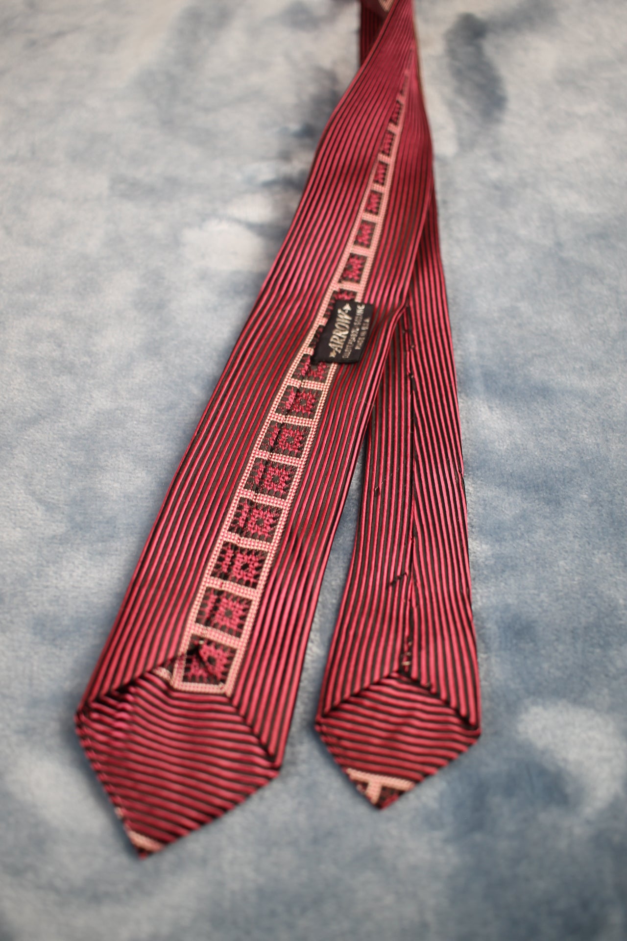 Vintage Arrow 1940s/50s pink black striped and square pattern skinny tie