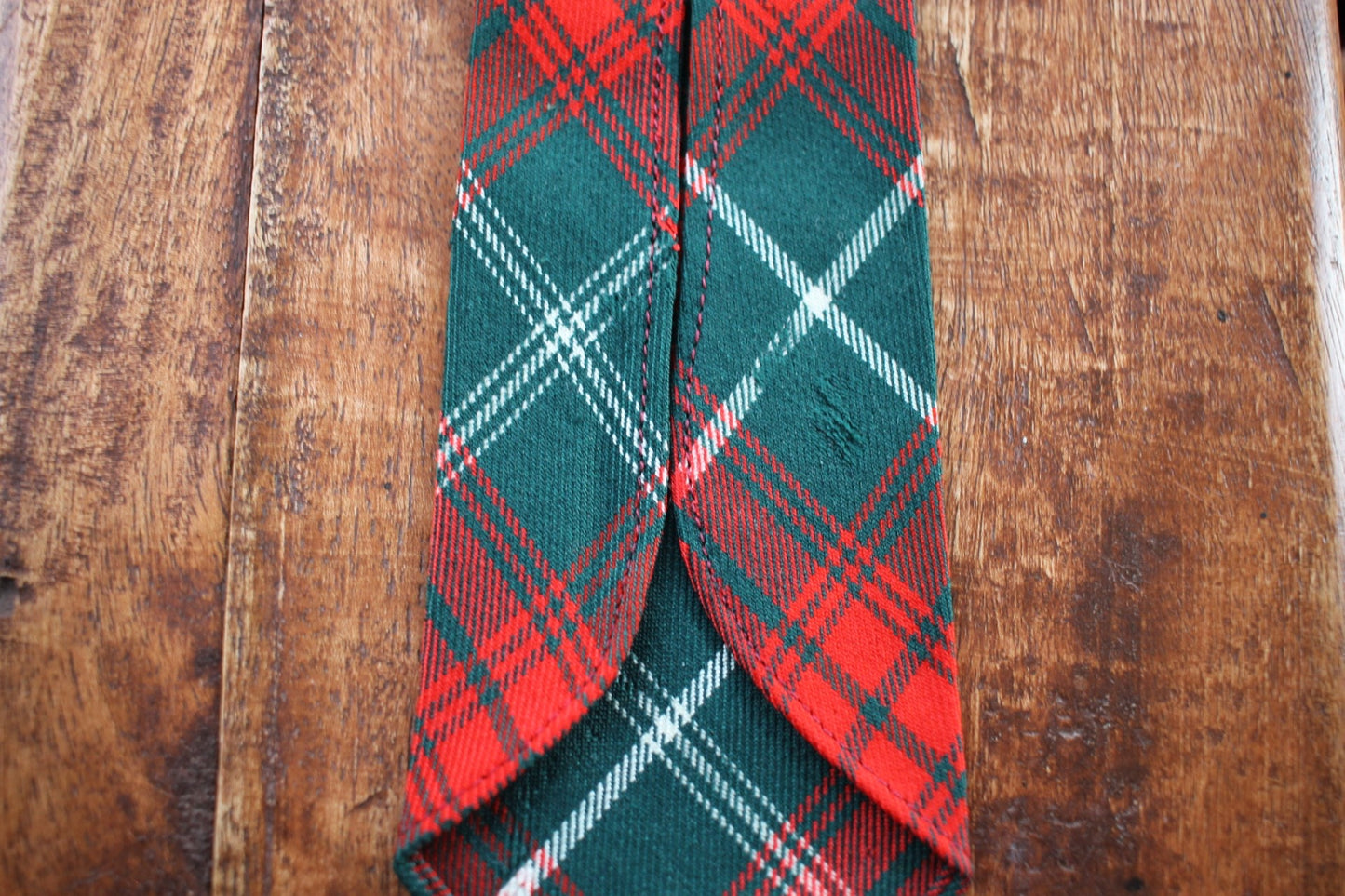 Vintage Rothesay red green tartan skinny tie