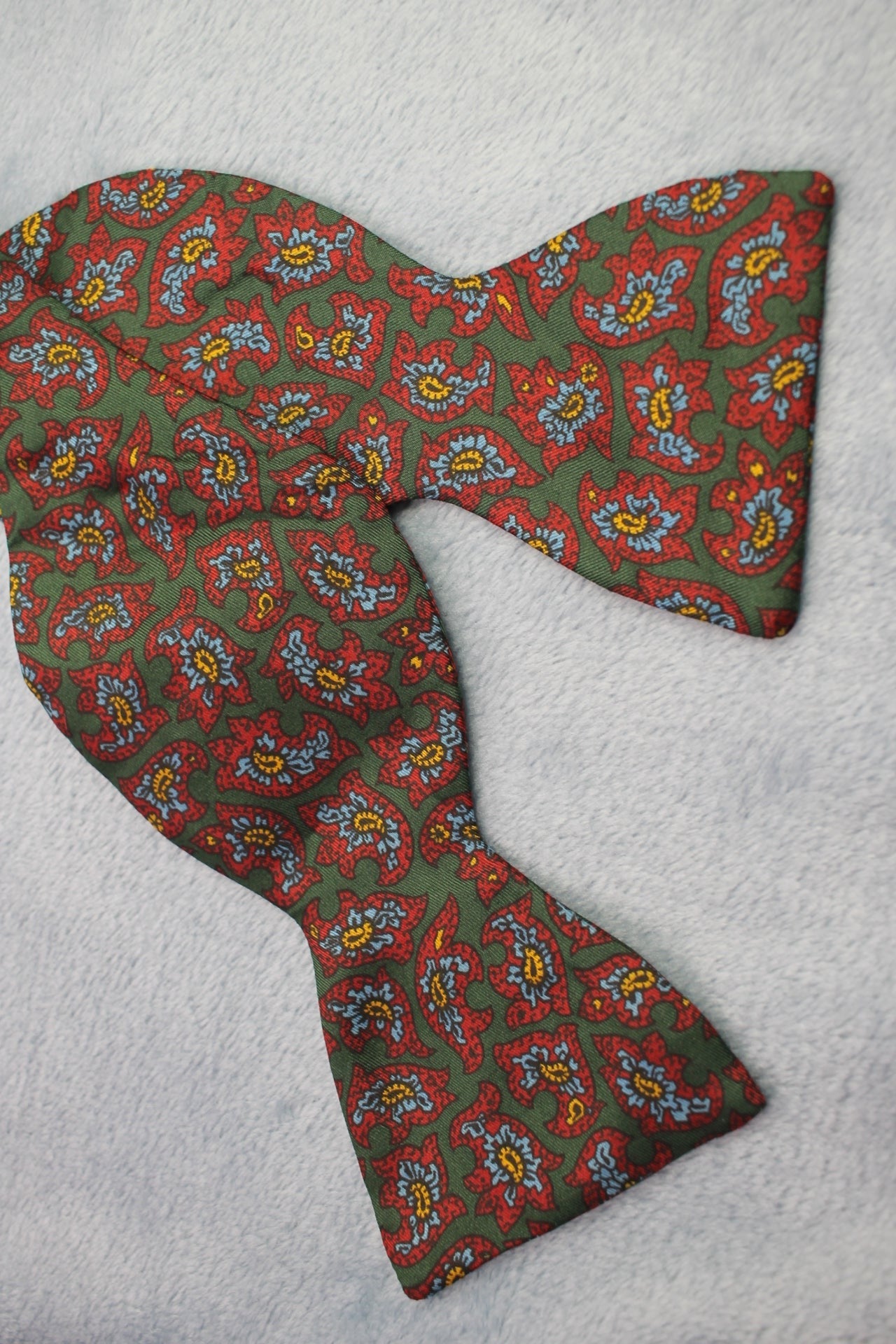 Vintage self tie thistle end red green blue pattern bow tie adjustable