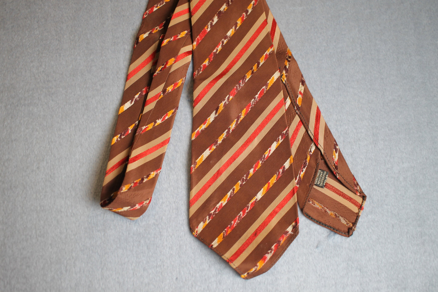 Vintage 1940s/50s 2 tone brown red striped pattern swing tie