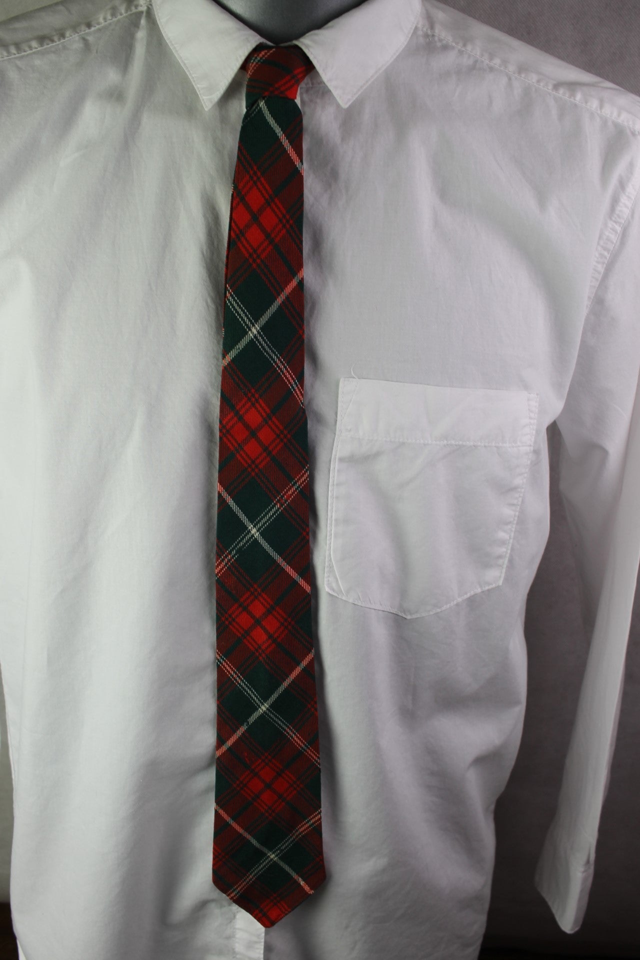 Vintage Rothesay red green tartan skinny tie