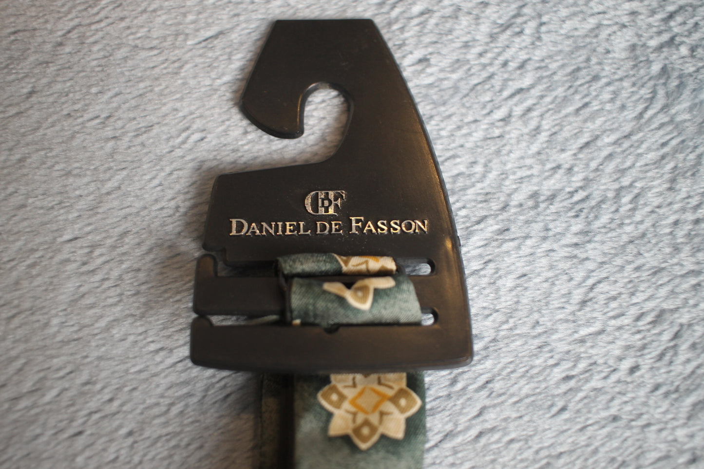 Vintage Daniel de Fasson self tie thistle end all silk green cream pattern bow tie adjustable