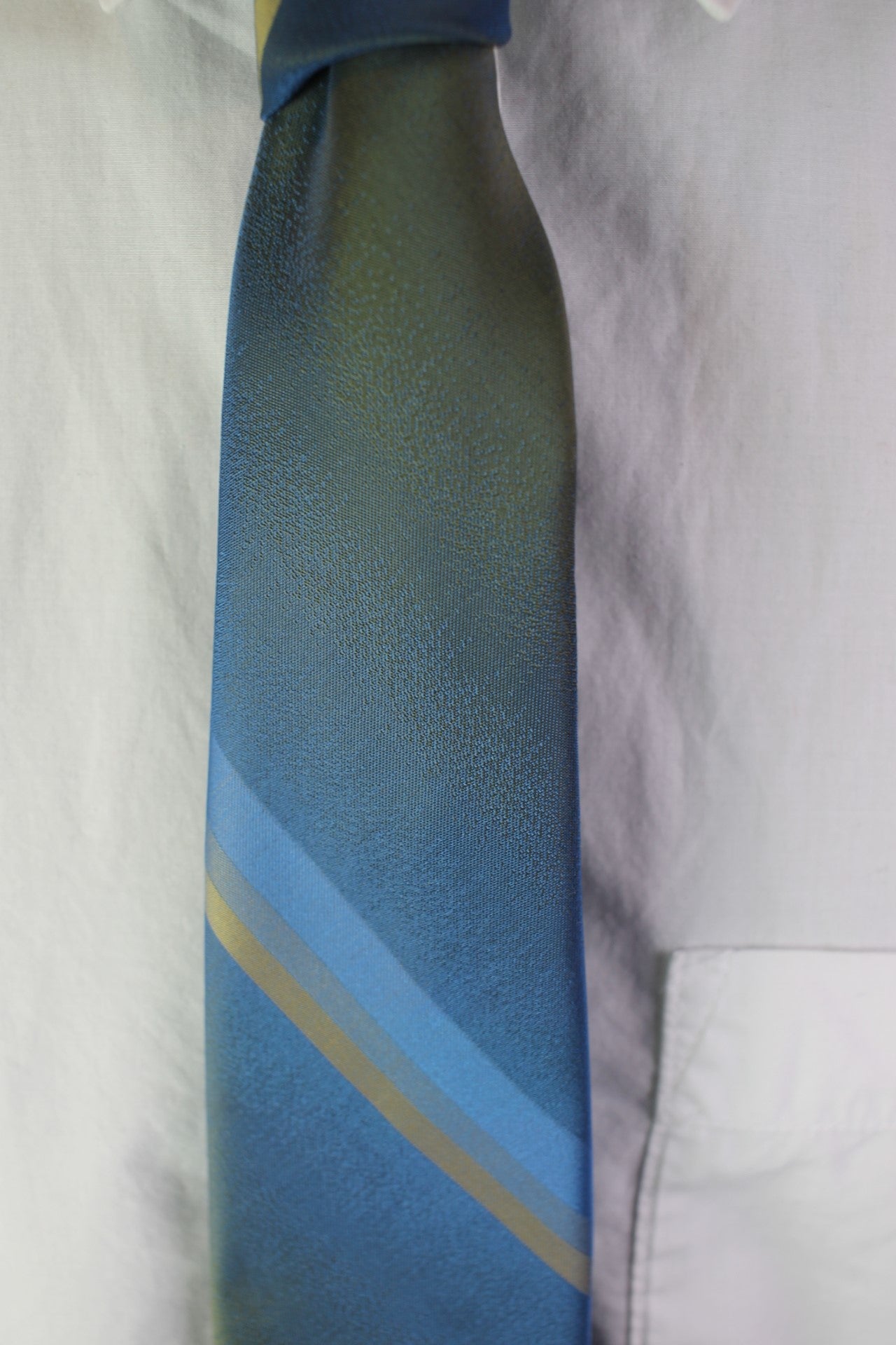 Vintage Wembley blue gold metallic look skinny tie