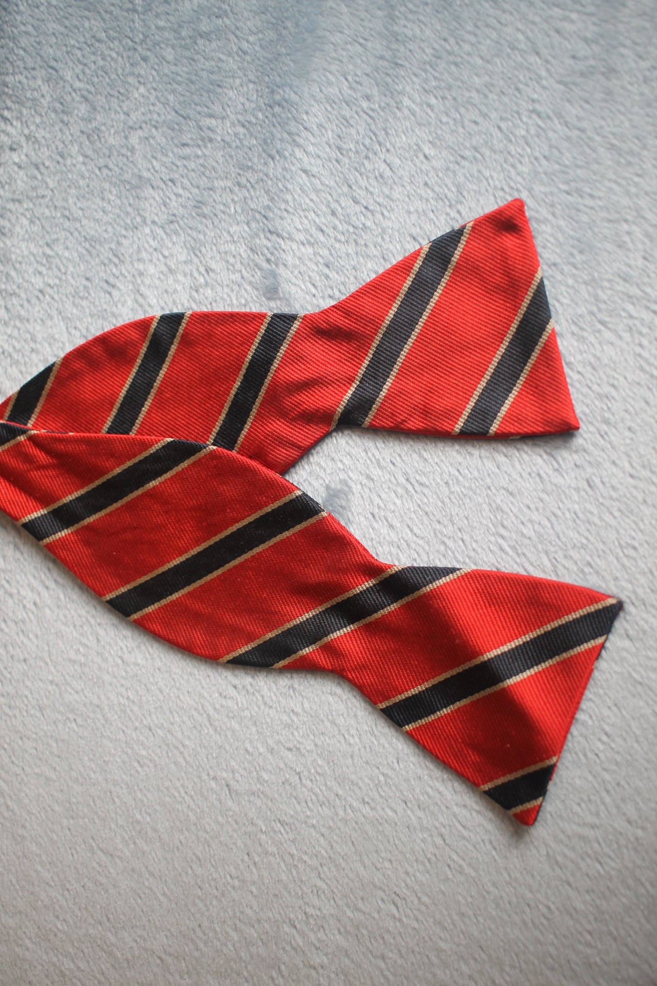 Vintage The Foursome Inc self tie thistle end red blue striped pattern bow tie adjustable