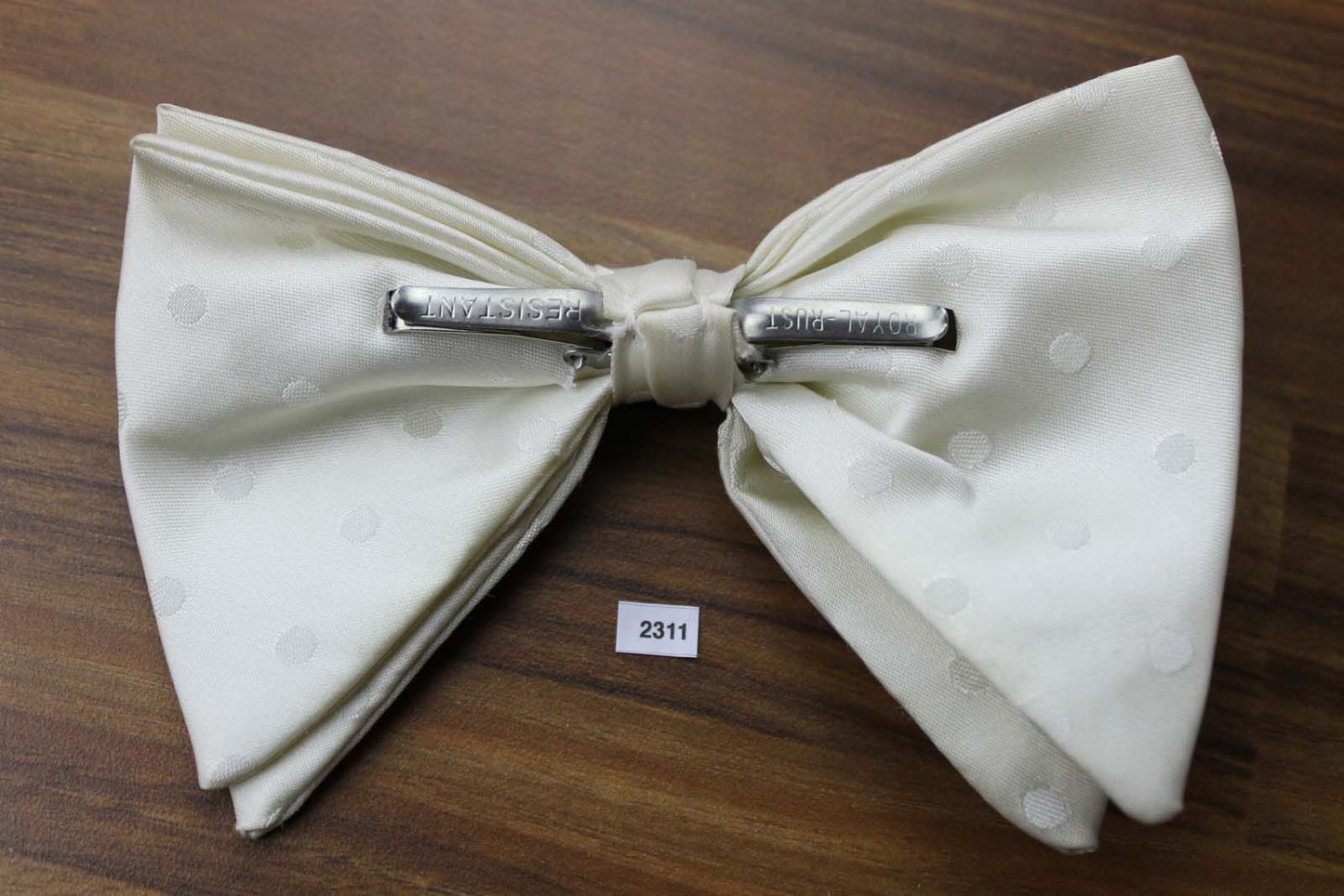 Vintage ivory jacquard spot large drop clip on bow tie