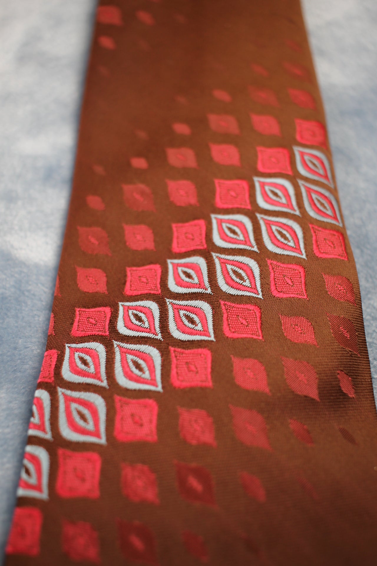 Vintage Tootal 1960s brown red blue pattern kipper tie