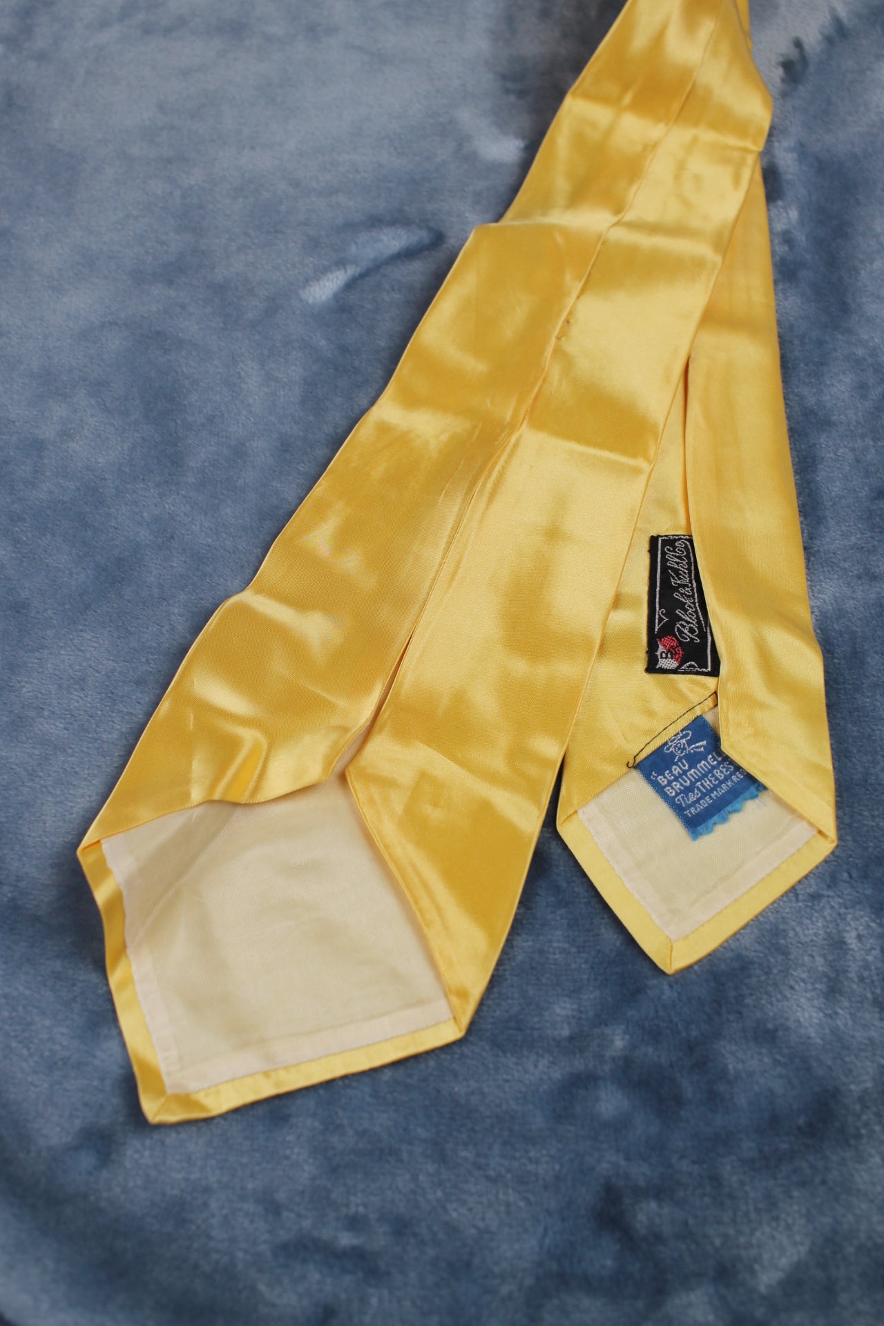Vintage Beau Brummell Yellow Sheen Swing Tie 1940s/50s