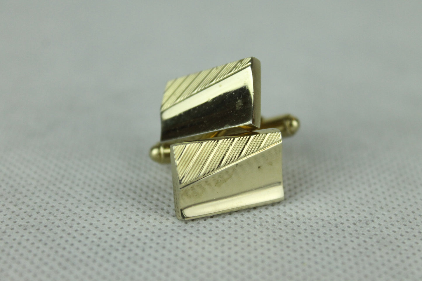 Vintage Gold Oblong Diagonal Stripe Polished Cuff Links