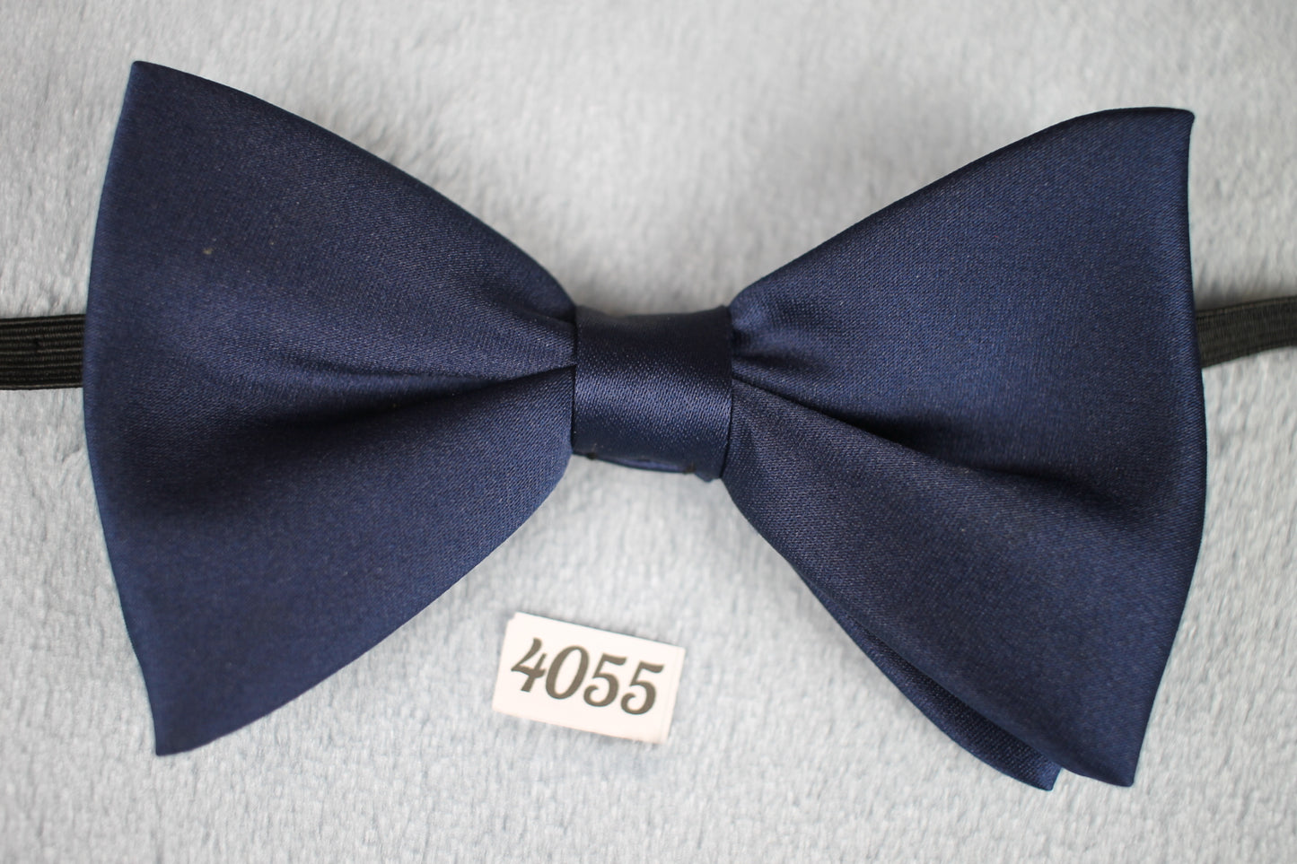 Vintage pre-tied classic blue bow tie one size