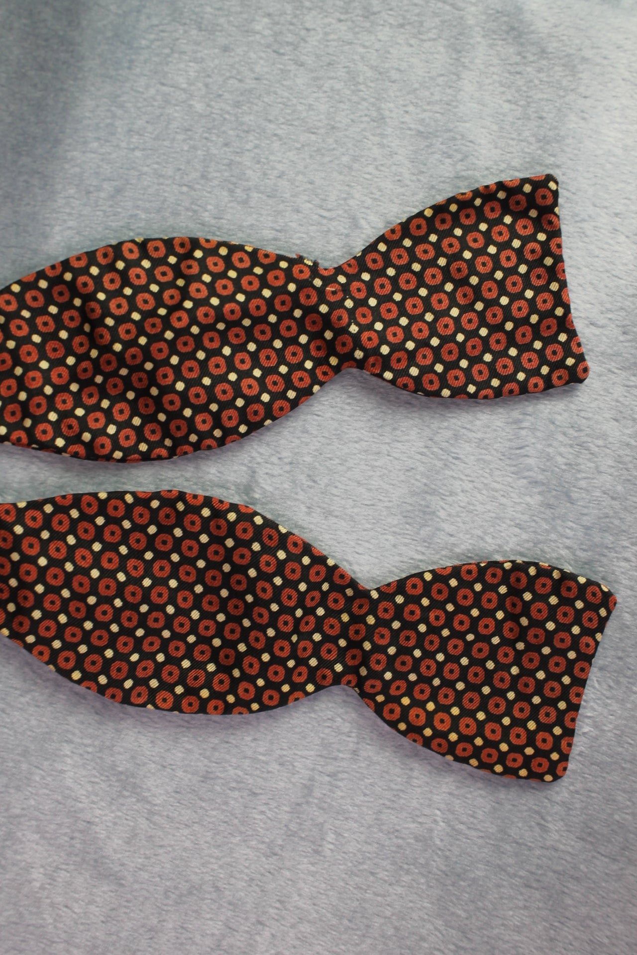 Vintage Countess Wara self tie thistle end orange brown white circle pattern bow tie adjustable