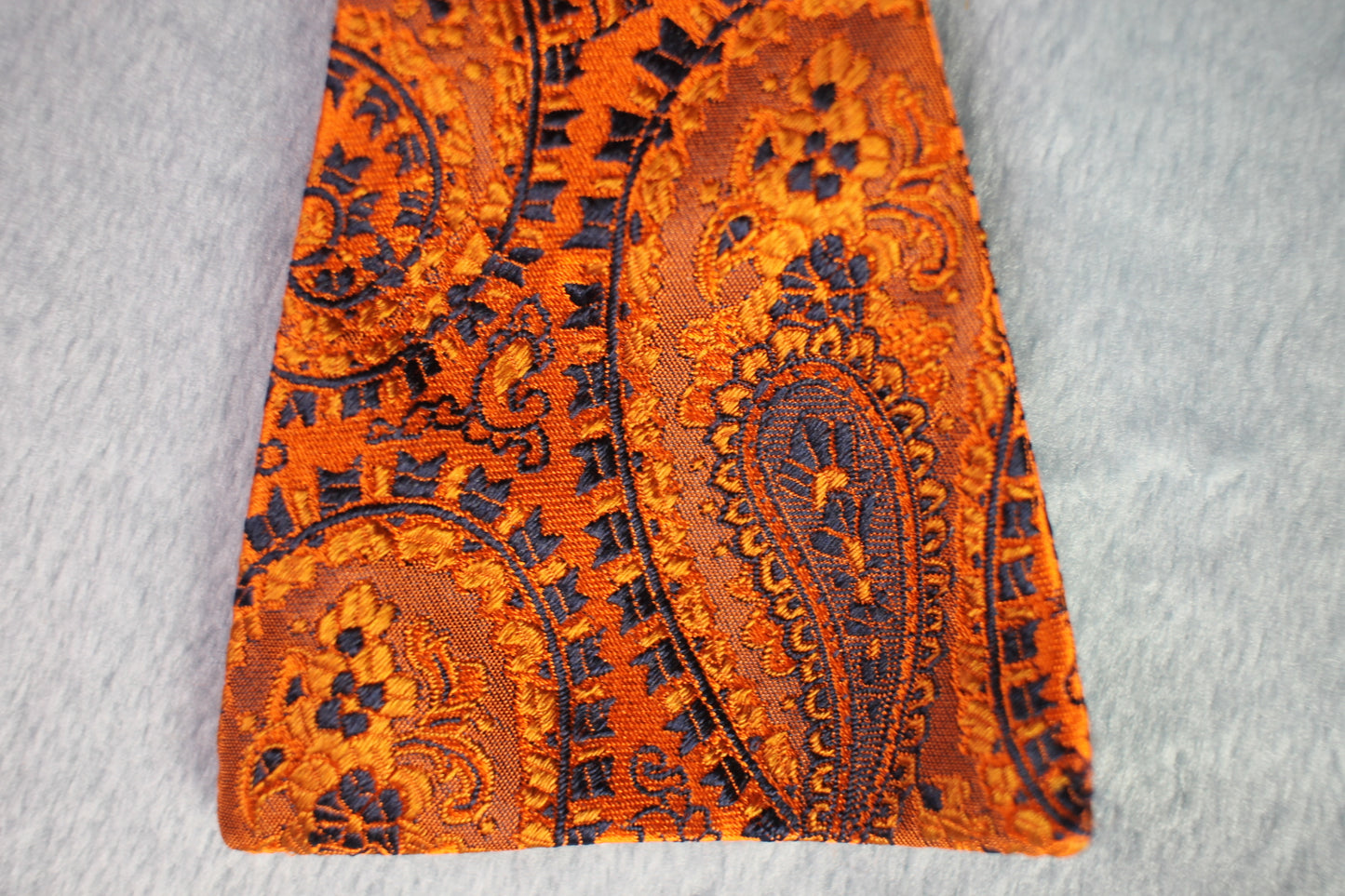 Vintage self tie thistle end 100% silk orange black paisley pattern bow tie adjustable