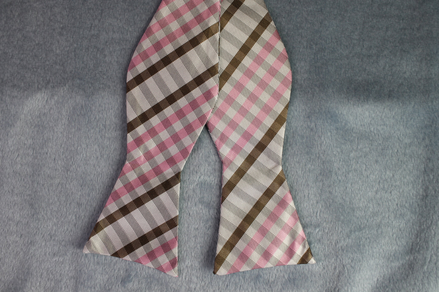 Vintage The Ellis Tie Company self tie thistle end 100% silk pink brown check bow tie and handkerchief set adjustable