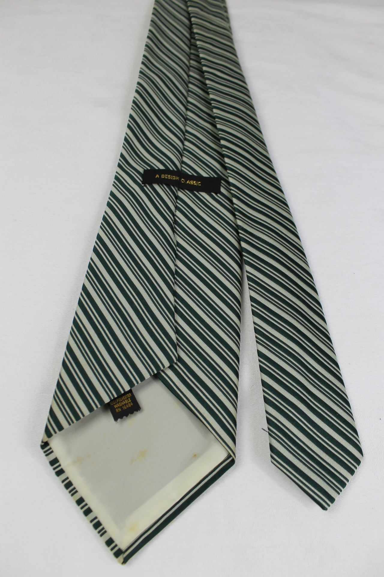 Vintage Towncraft Green Ivory Stripe Kipper Tie 1970s